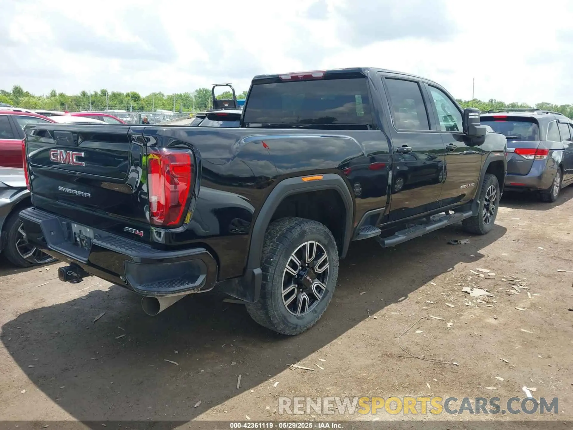 4 Photograph of a damaged car 1GT49PEY1PF124851 GMC SIERRA 2500HD 2023