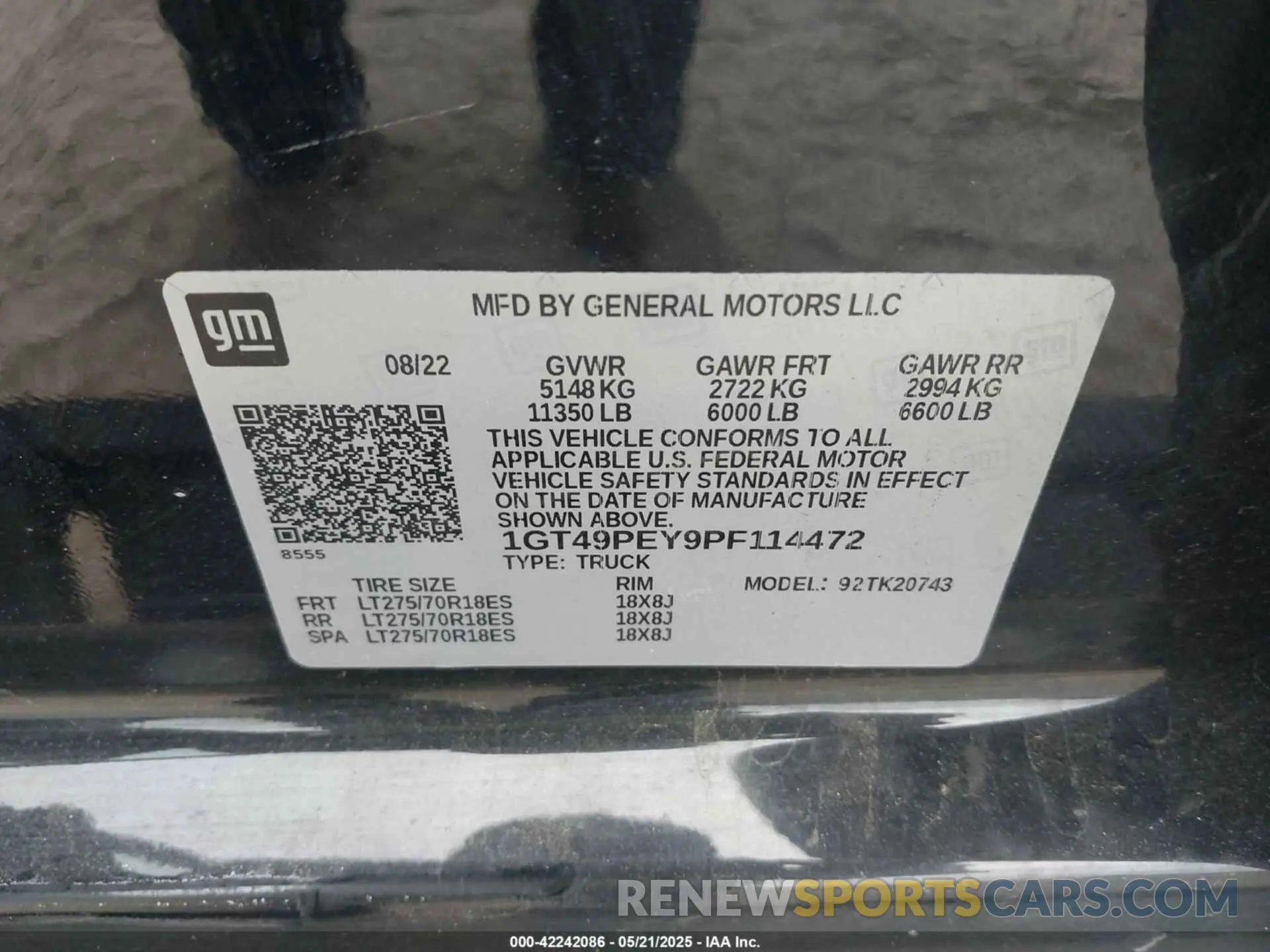 8 Photograph of a damaged car 1GT49PEY9PF114472 GMC SIERRA 2500HD 2023