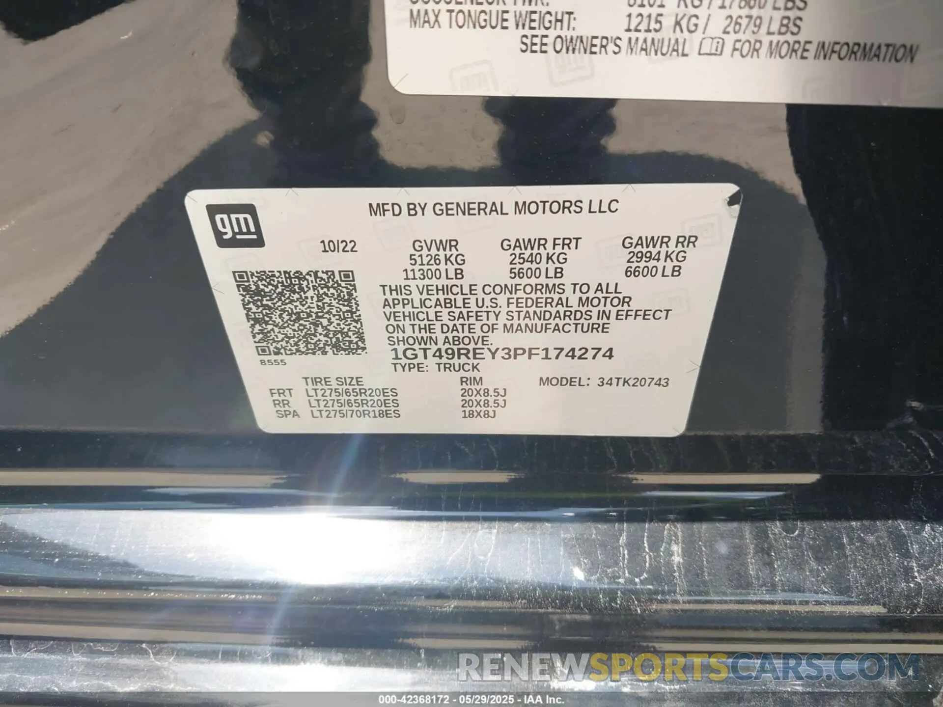 8 Photograph of a damaged car 1GT49REY3PF174274 GMC SIERRA 2500HD 2023
