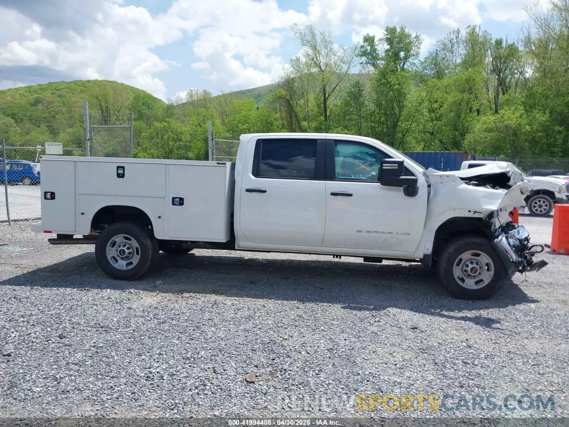 13 Photograph of a damaged car 1GD19LE71RF377220 GMC SIERRA 2500HD 2024