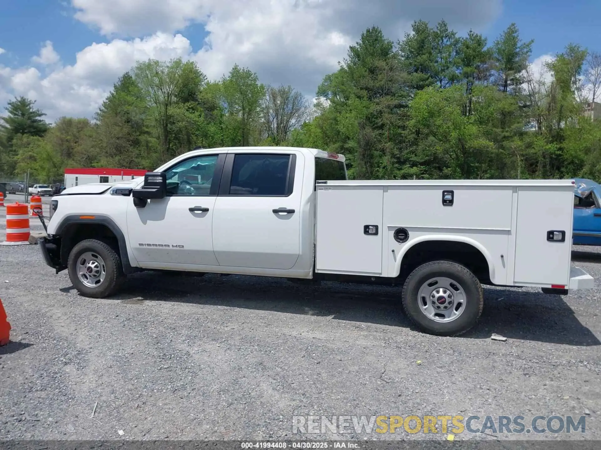 14 Photograph of a damaged car 1GD19LE71RF377220 GMC SIERRA 2500HD 2024