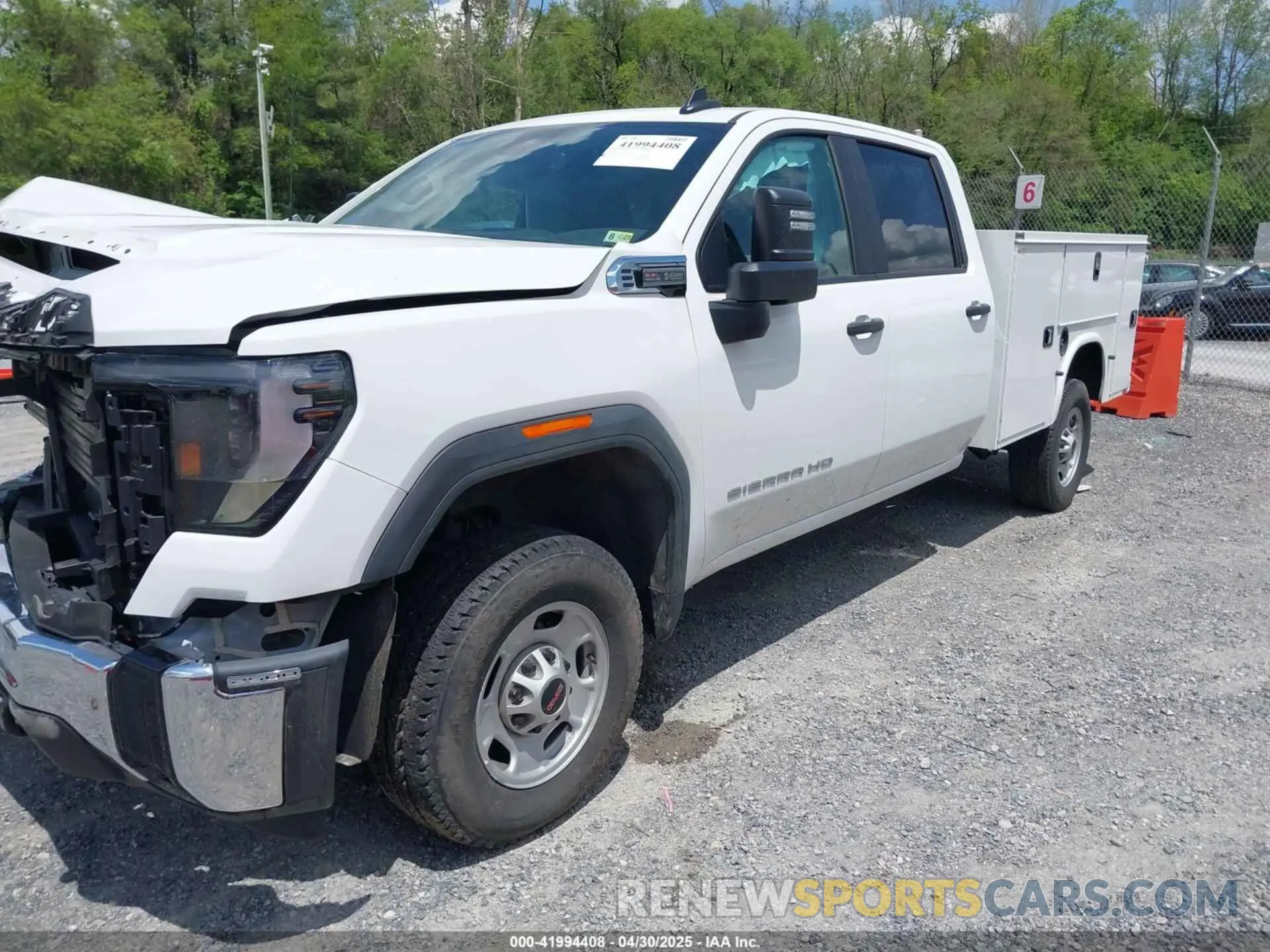 2 Photograph of a damaged car 1GD19LE71RF377220 GMC SIERRA 2500HD 2024