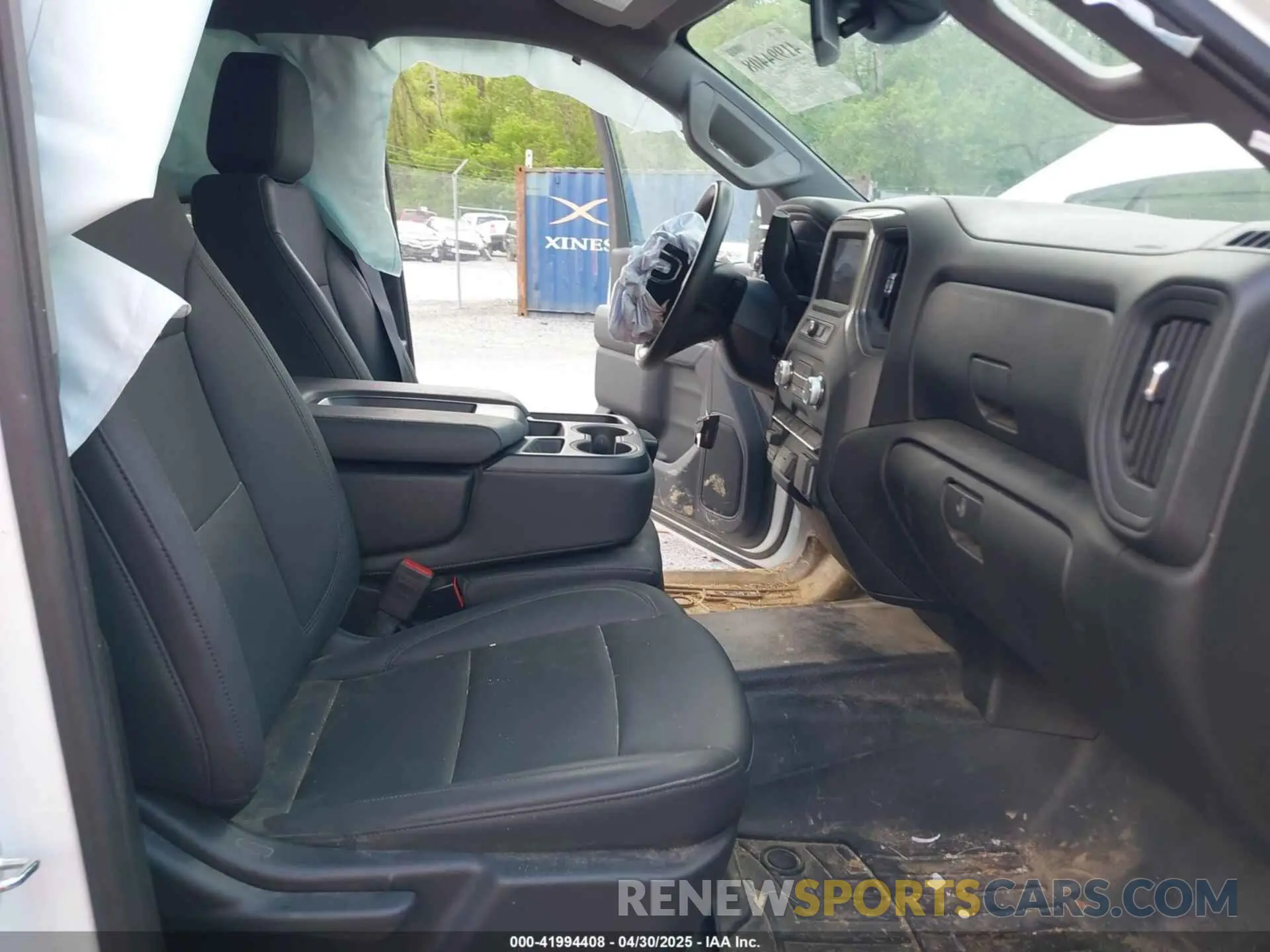 5 Photograph of a damaged car 1GD19LE71RF377220 GMC SIERRA 2500HD 2024