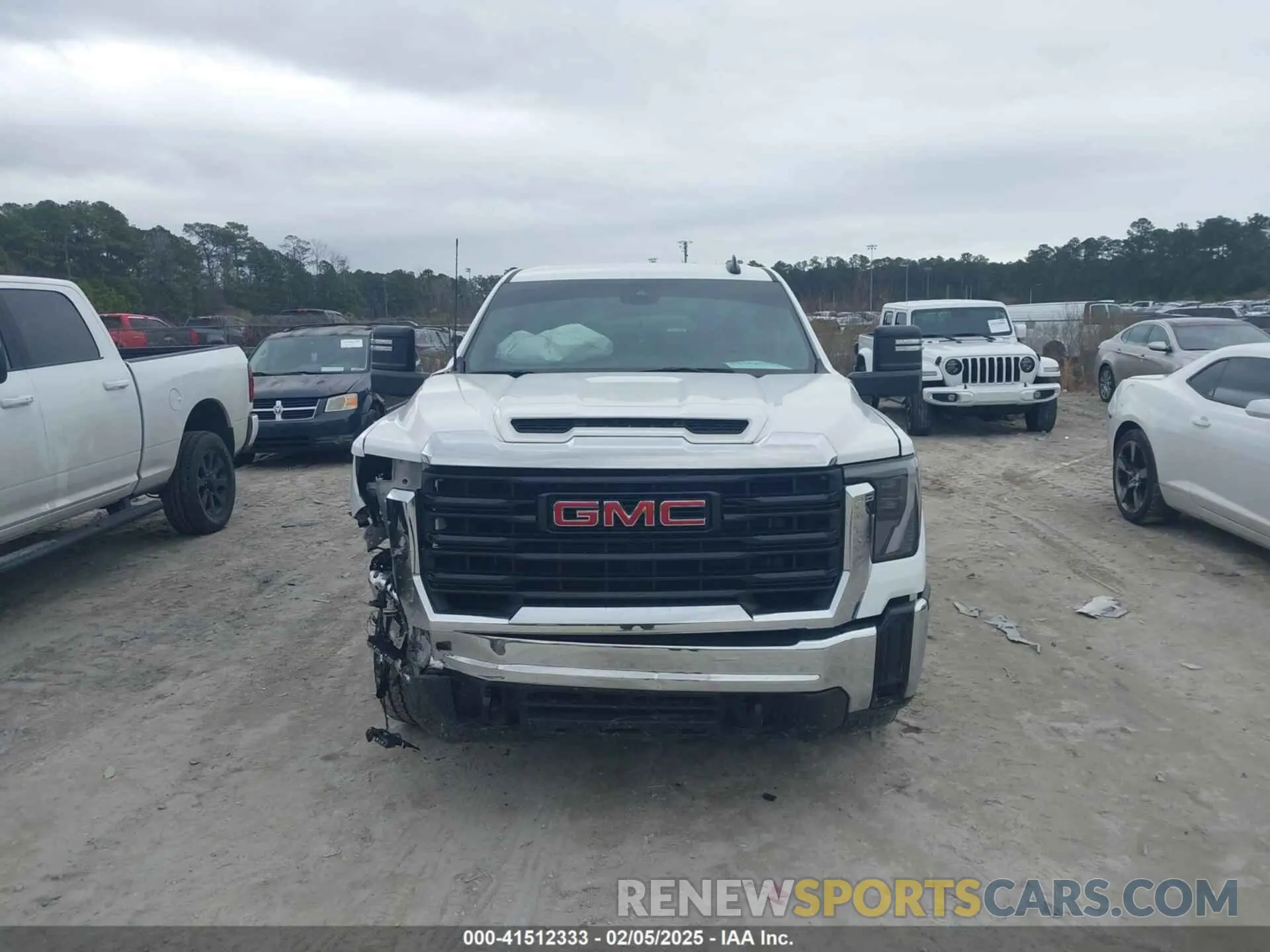 13 Photograph of a damaged car 1GD19LE77RF377044 GMC SIERRA 2500HD 2024