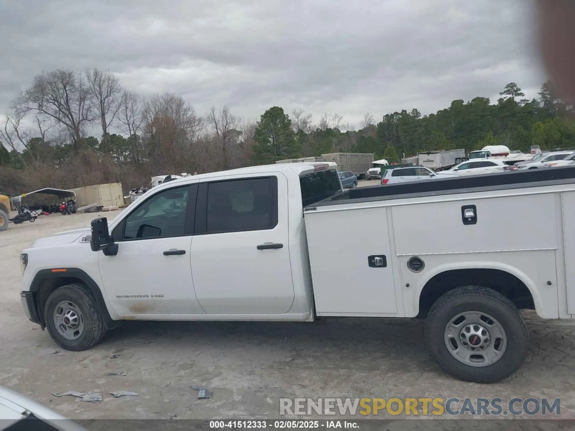 15 Photograph of a damaged car 1GD19LE77RF377044 GMC SIERRA 2500HD 2024