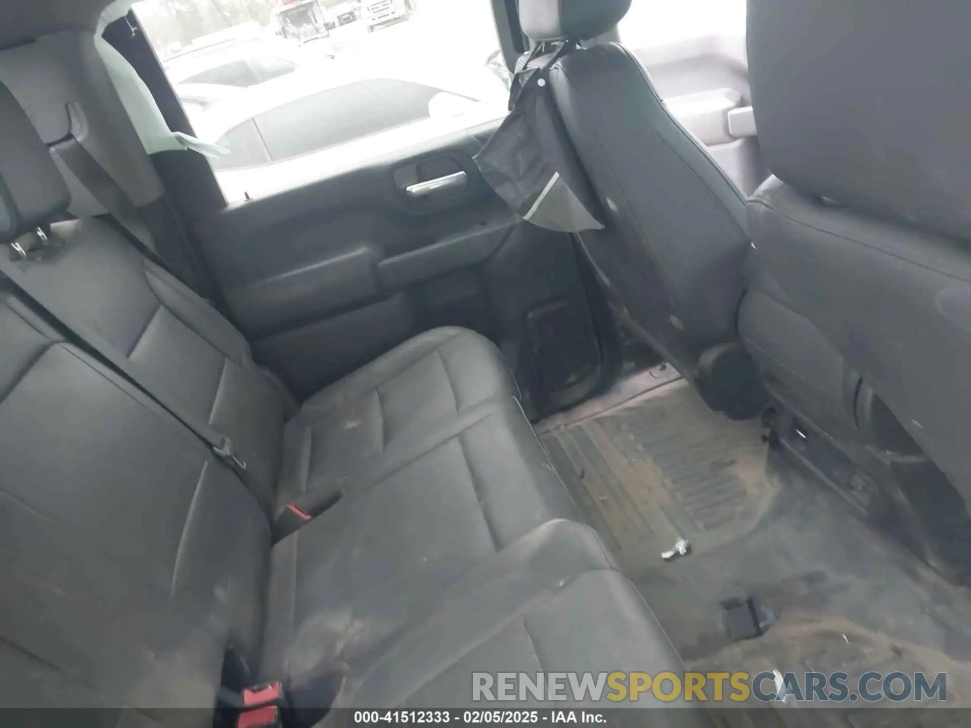 8 Photograph of a damaged car 1GD19LE77RF377044 GMC SIERRA 2500HD 2024
