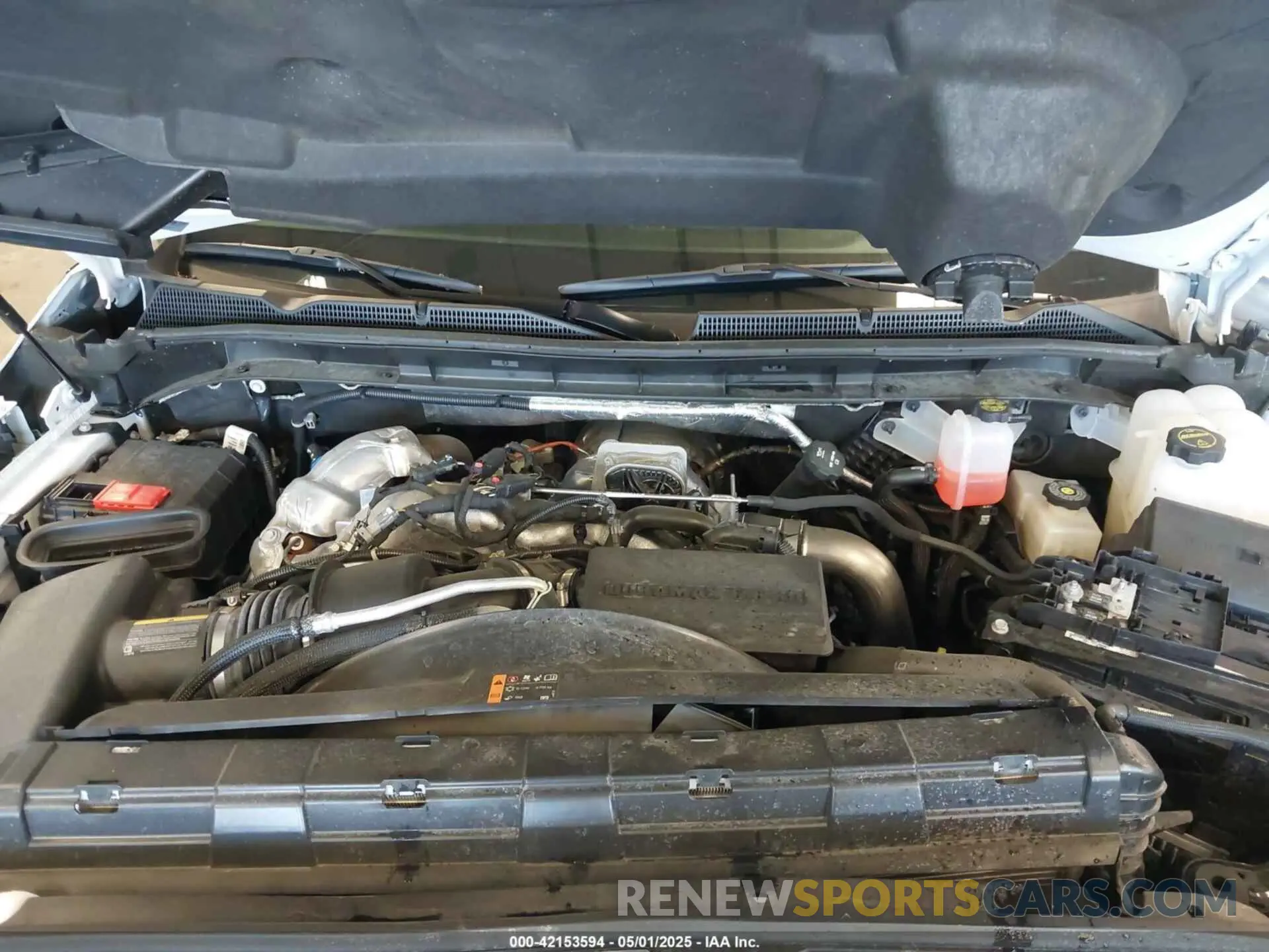 10 Photograph of a damaged car 1GT19XEY1RF301873 GMC SIERRA 2500HD 2024