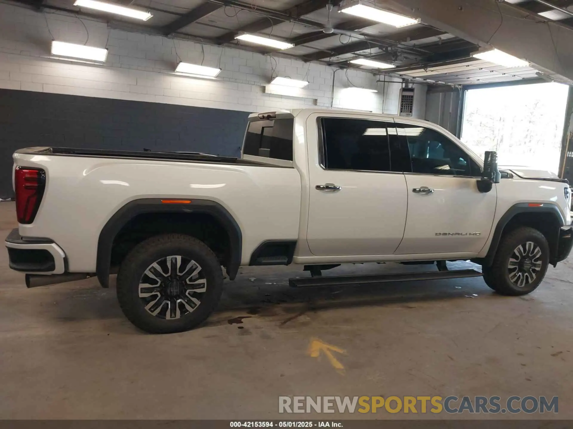 13 Photograph of a damaged car 1GT19XEY1RF301873 GMC SIERRA 2500HD 2024