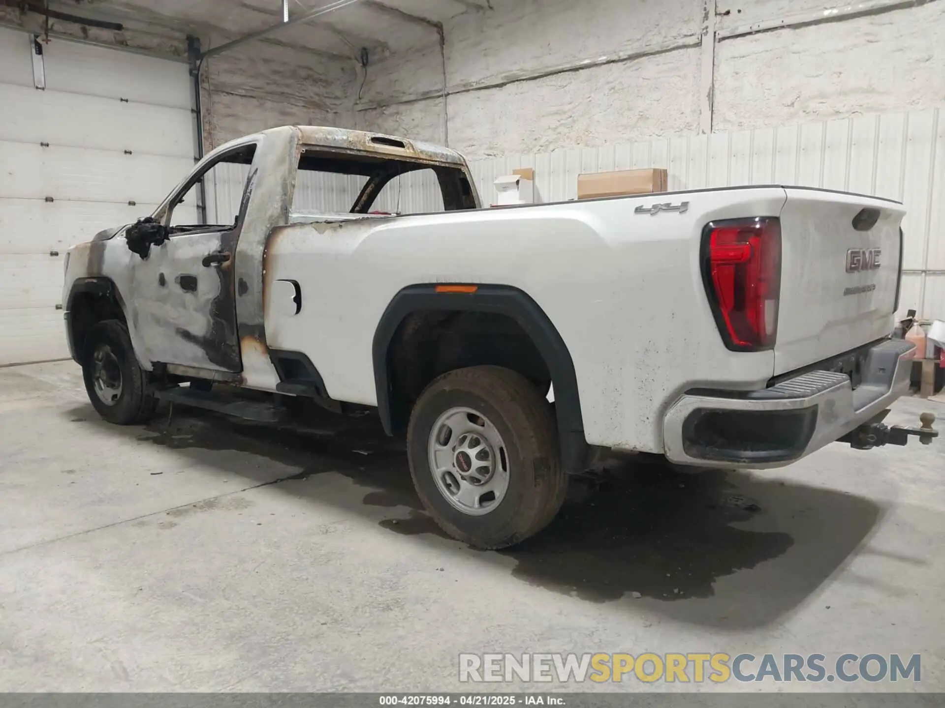 4 Photograph of a damaged car 1GT39LE72RF219725 GMC SIERRA 2500HD 2024