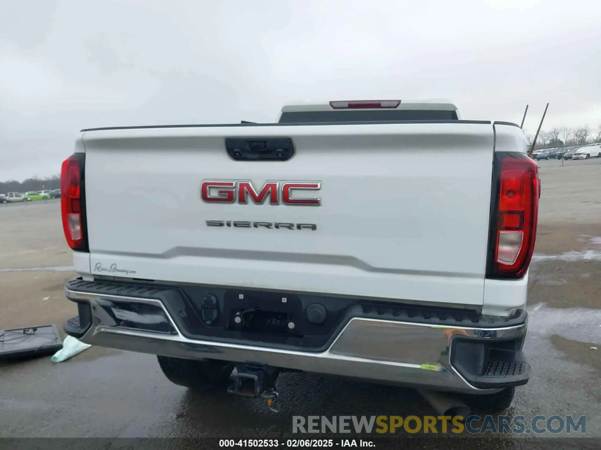 7 Photograph of a damaged car 1GT49LE76RF144631 GMC SIERRA 2500HD 2024