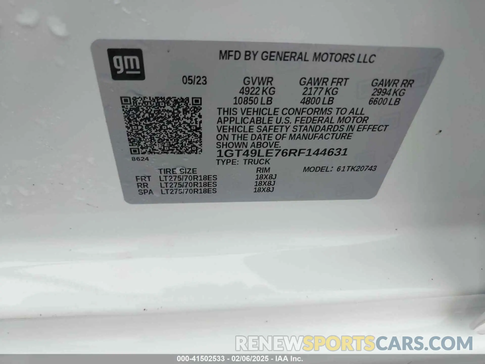 8 Photograph of a damaged car 1GT49LE76RF144631 GMC SIERRA 2500HD 2024