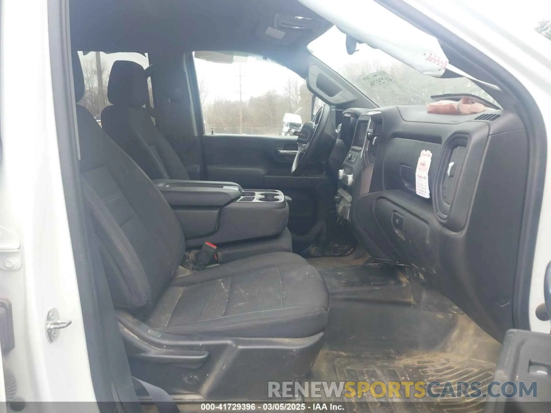 7 Photograph of a damaged car 1GT49LEY7RF154092 GMC SIERRA 2500HD 2024