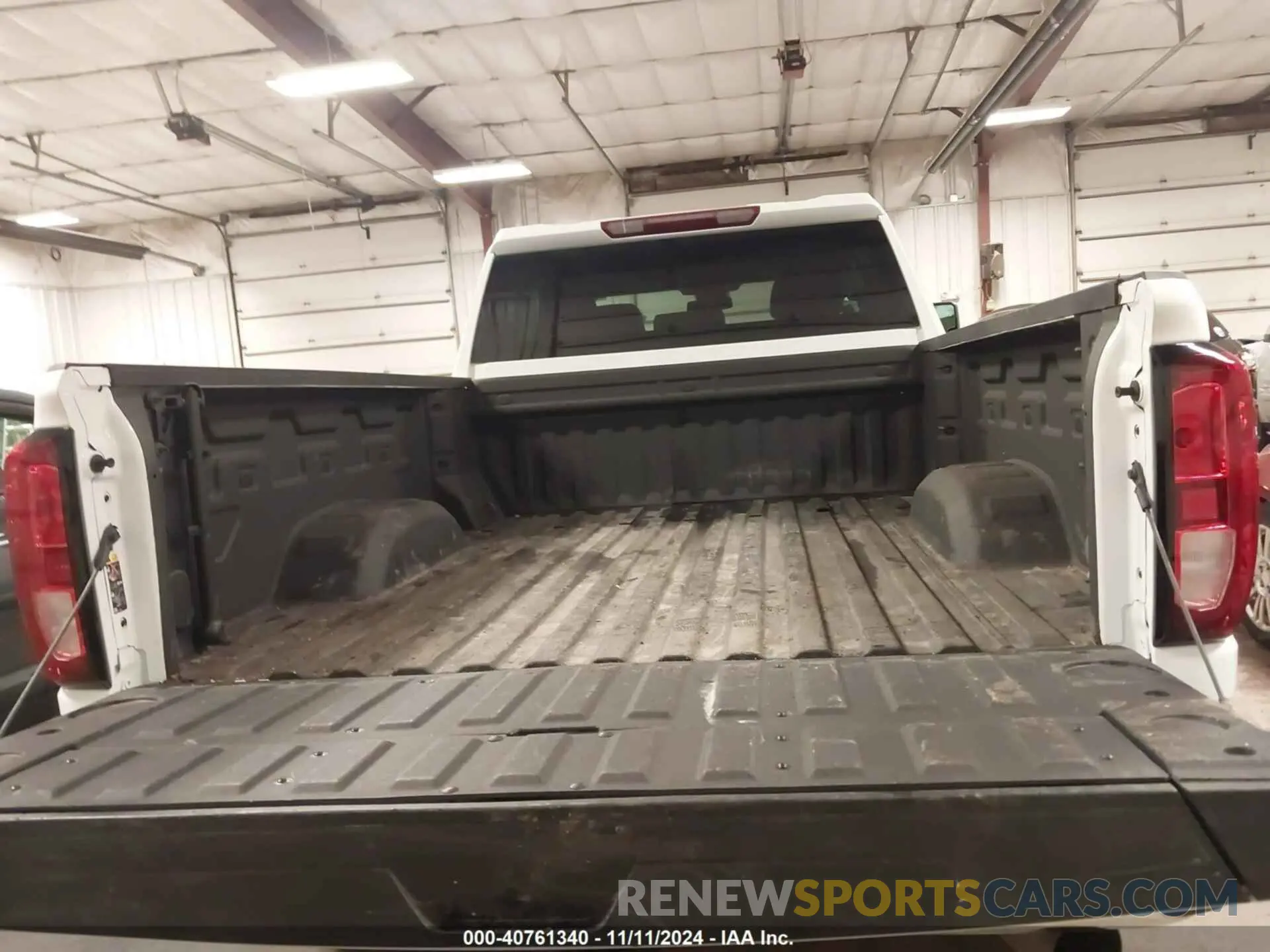 19 Photograph of a damaged car 1GT49LEY8RF171824 GMC SIERRA 2500HD 2024