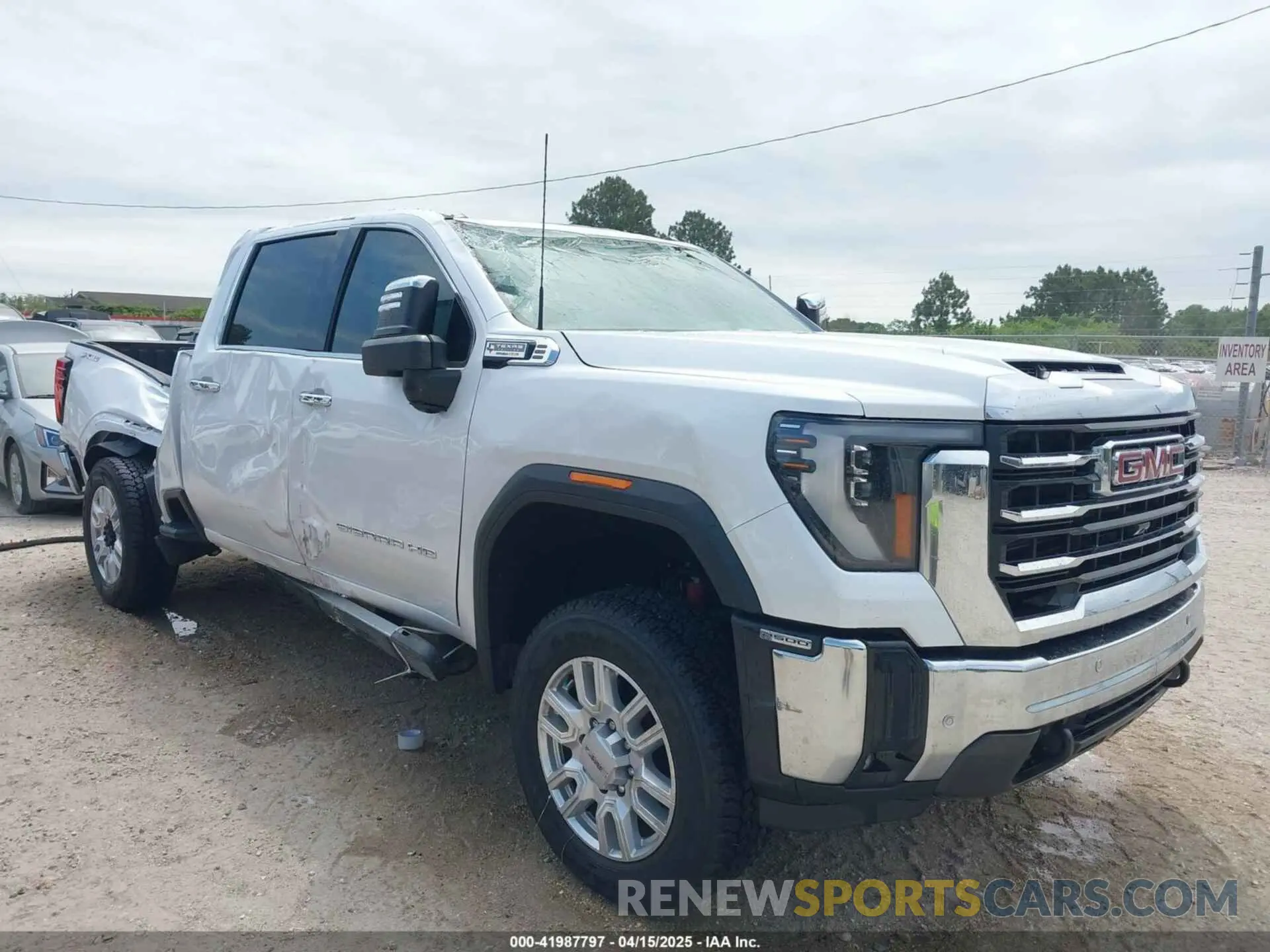 1 Photograph of a damaged car 1GT49NEY7RF124828 GMC SIERRA 2500HD 2024
