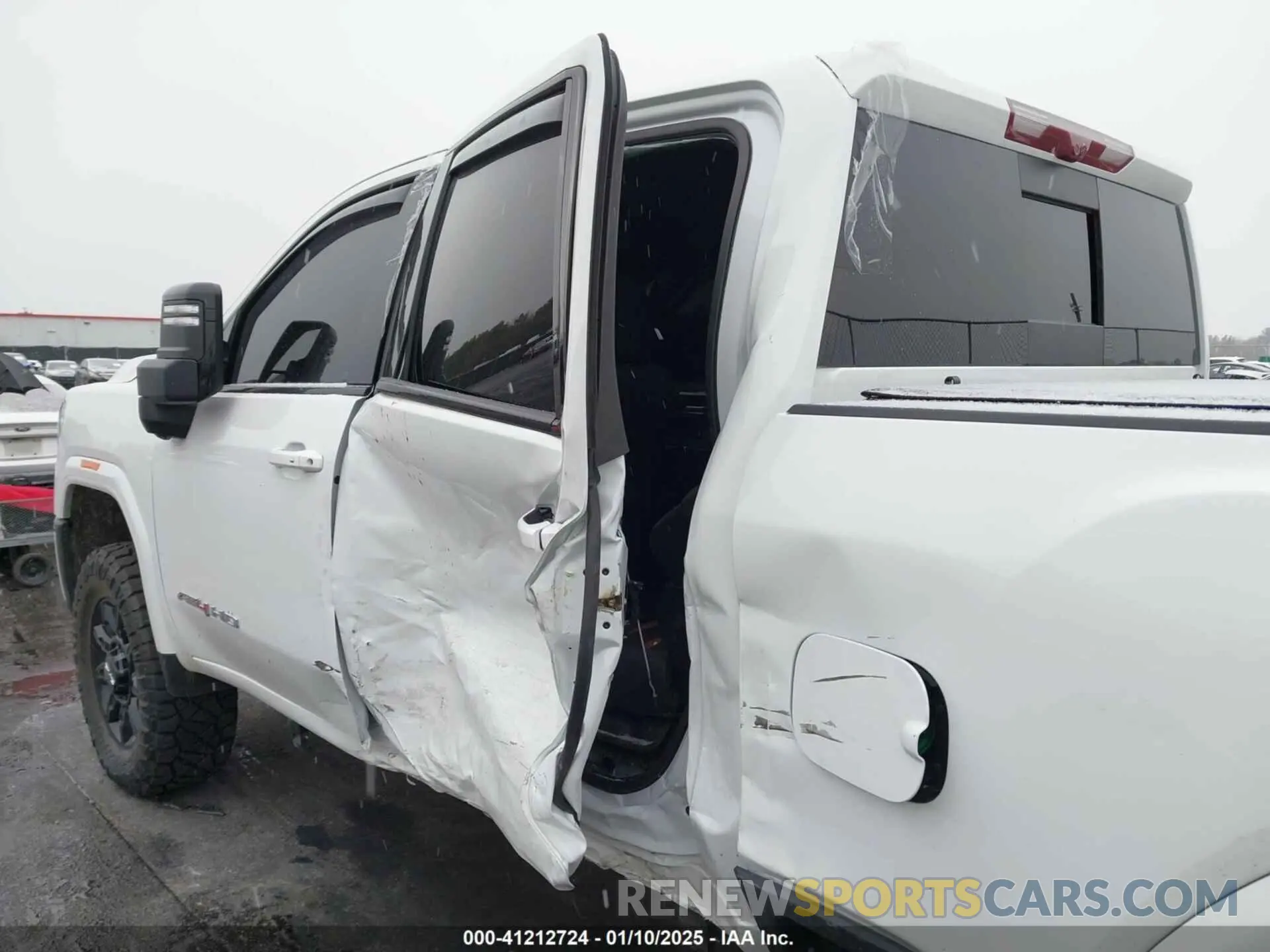 17 Photograph of a damaged car 1GT49PEY6RF120751 GMC SIERRA 2500HD 2024
