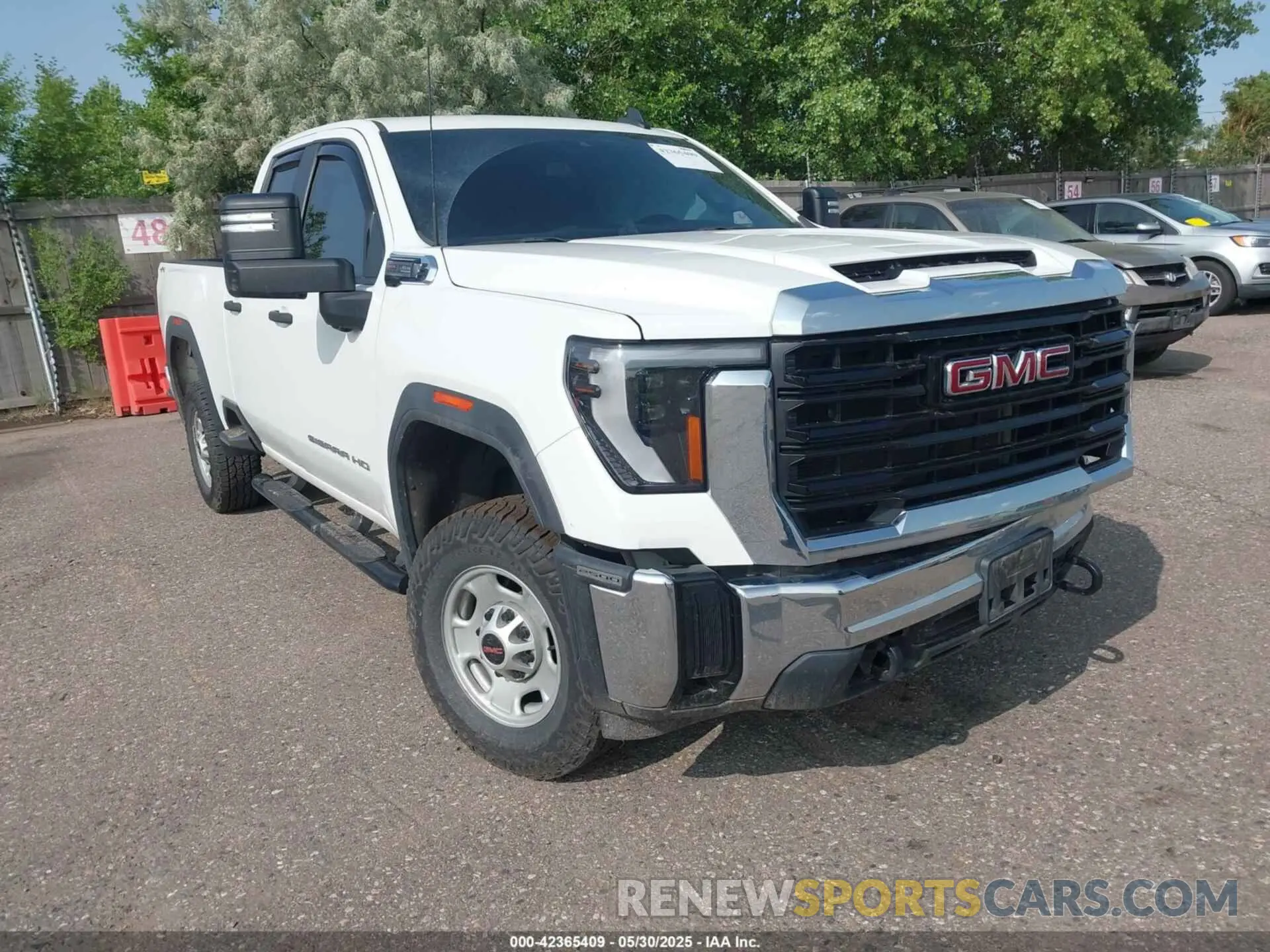 1 Photograph of a damaged car 1GT59LE72RF136949 GMC SIERRA 2500HD 2024