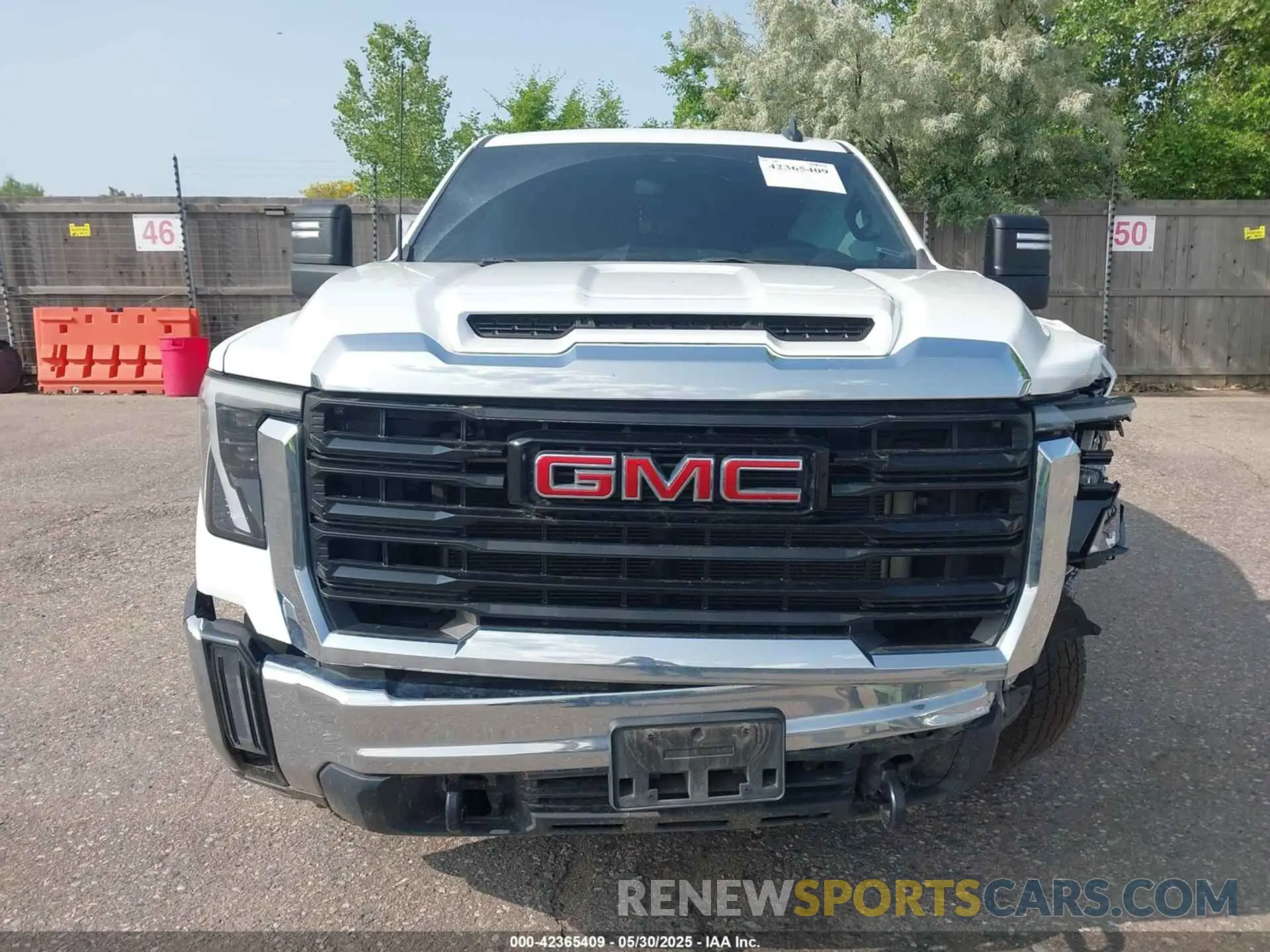 12 Photograph of a damaged car 1GT59LE72RF136949 GMC SIERRA 2500HD 2024