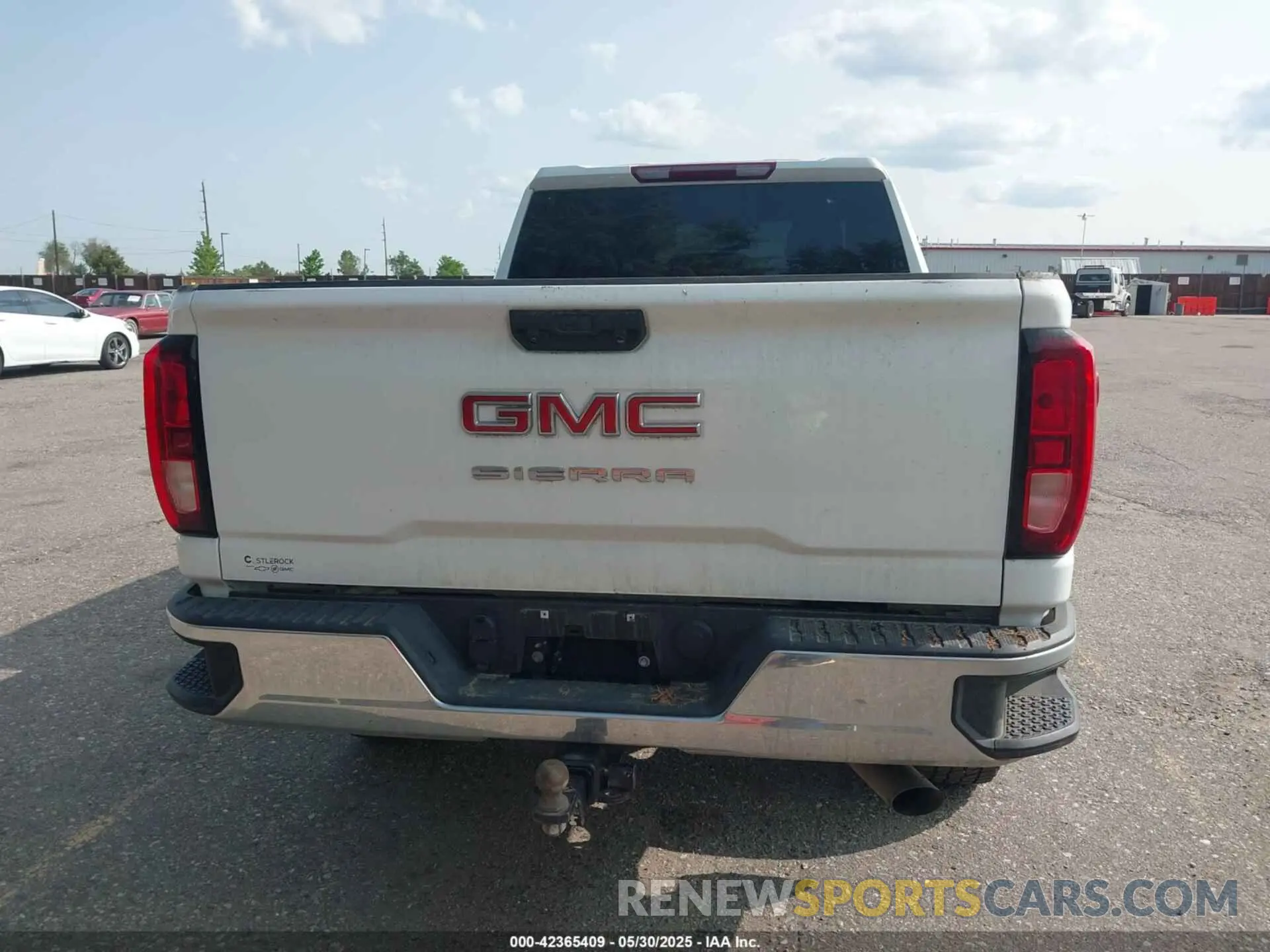 16 Photograph of a damaged car 1GT59LE72RF136949 GMC SIERRA 2500HD 2024
