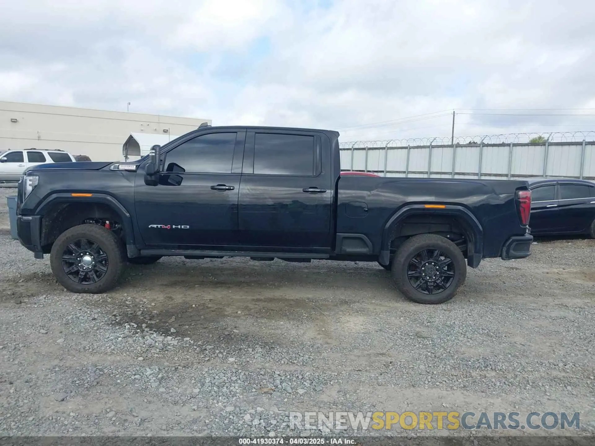 14 Photograph of a damaged car 1GT4UPEY0SF185177 GMC SIERRA 2500HD 2025