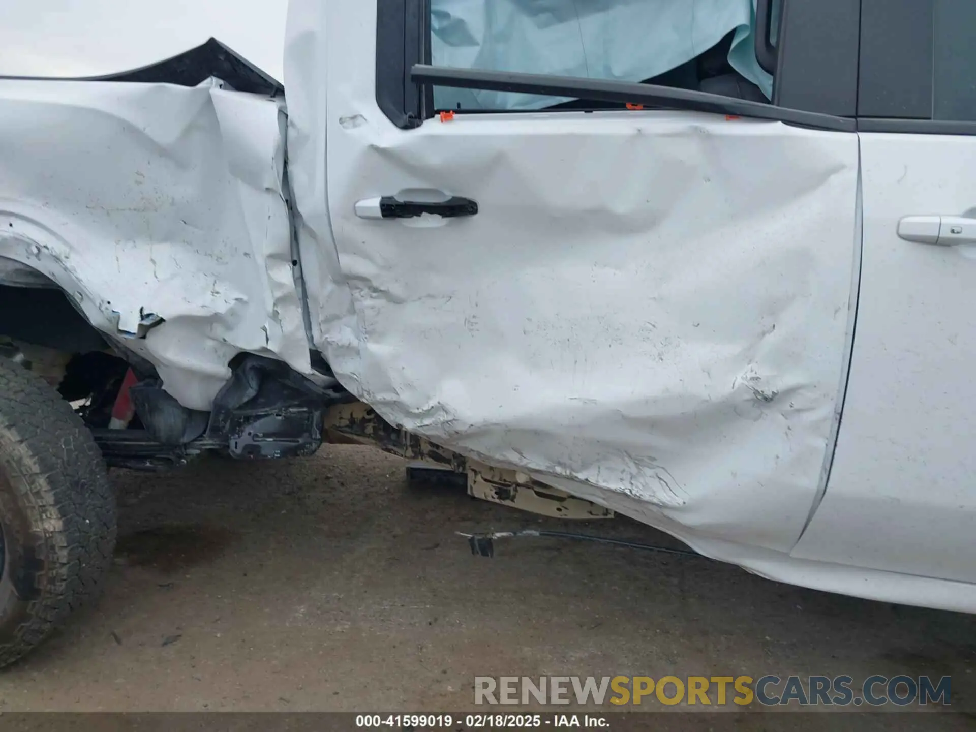6 Photograph of a damaged car 1GT4UPEY2SF193538 GMC SIERRA 2500HD 2025