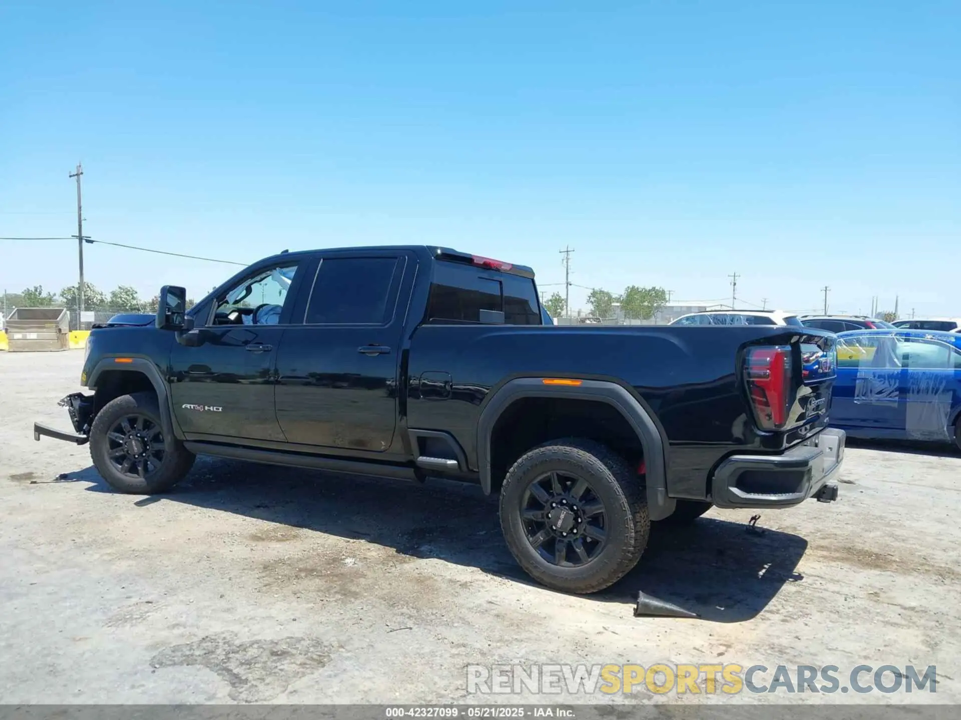 3 Photograph of a damaged car 1GT4UPEY7SF126725 GMC SIERRA 2500HD 2025