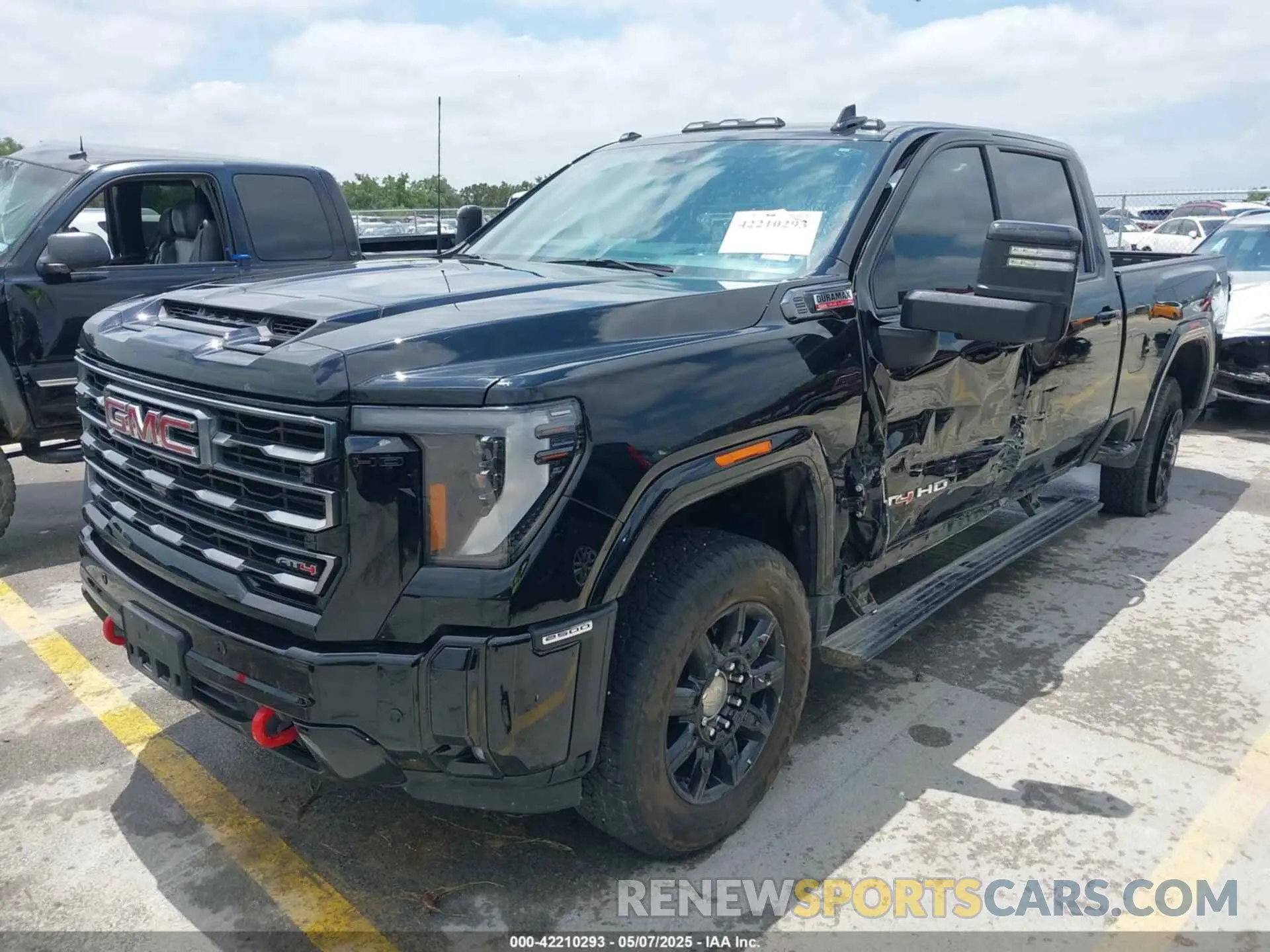 2 Photograph of a damaged car 1GT4UPEY8SF126443 GMC SIERRA 2500HD 2025