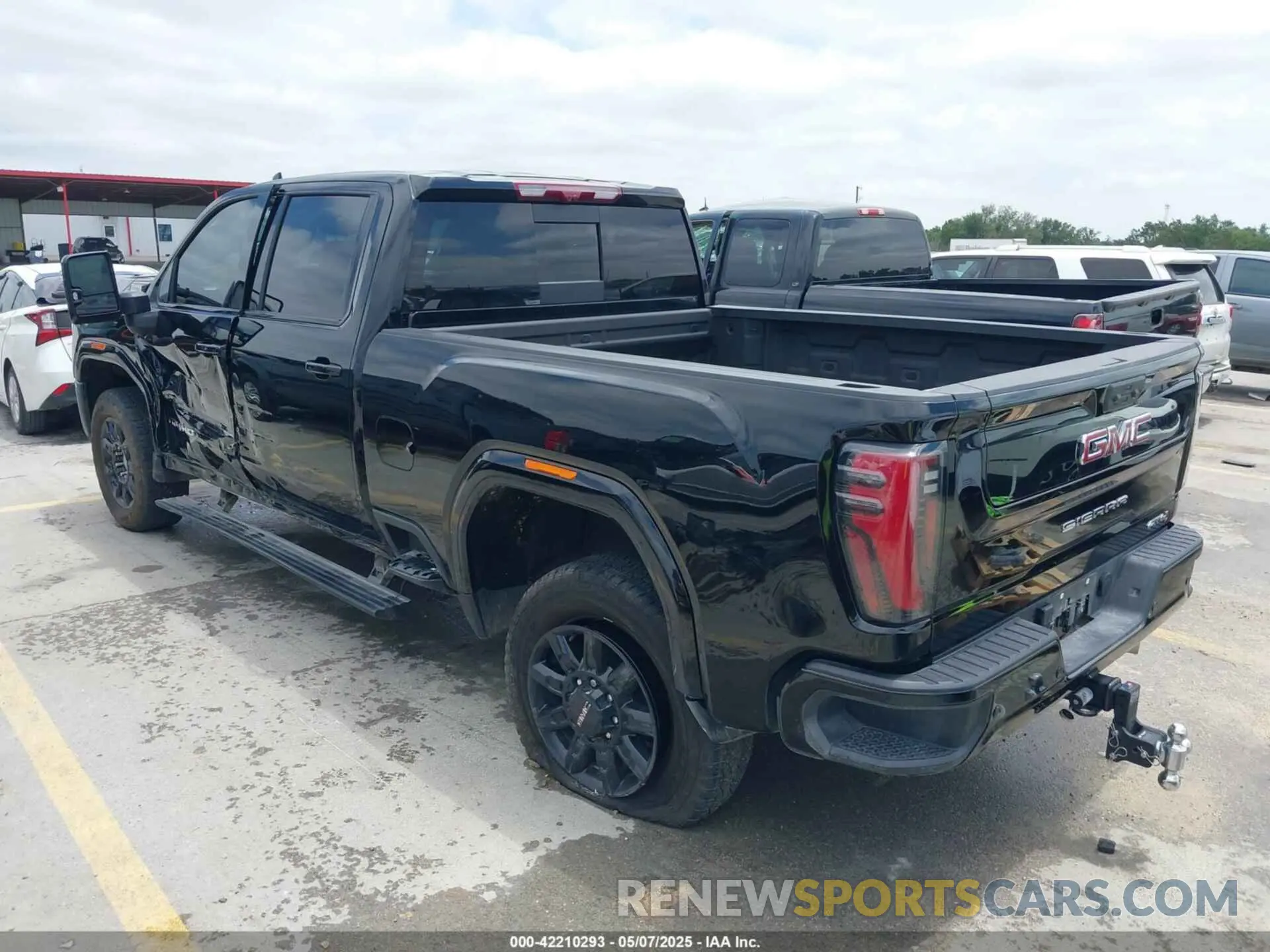 3 Photograph of a damaged car 1GT4UPEY8SF126443 GMC SIERRA 2500HD 2025