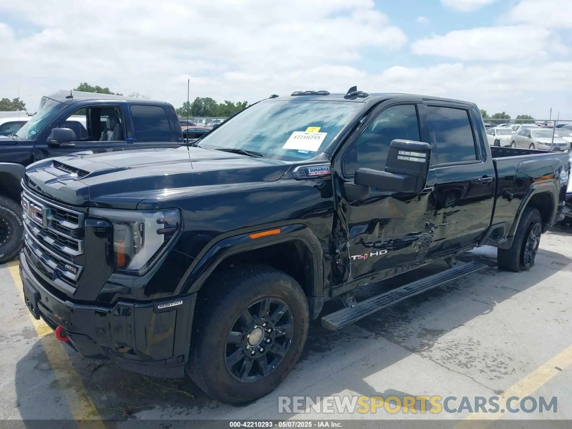 6 Photograph of a damaged car 1GT4UPEY8SF126443 GMC SIERRA 2500HD 2025