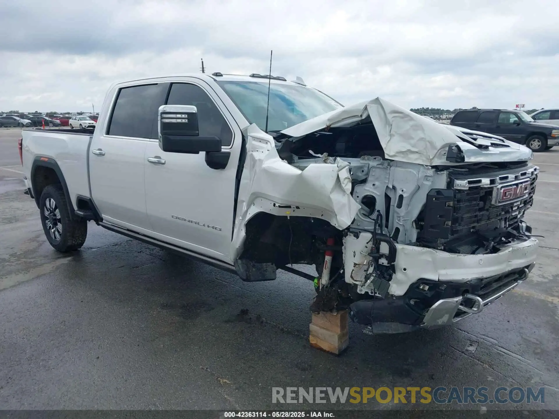 1 Photograph of a damaged car 1GT4UREY9SF193824 GMC SIERRA 2500HD 2025