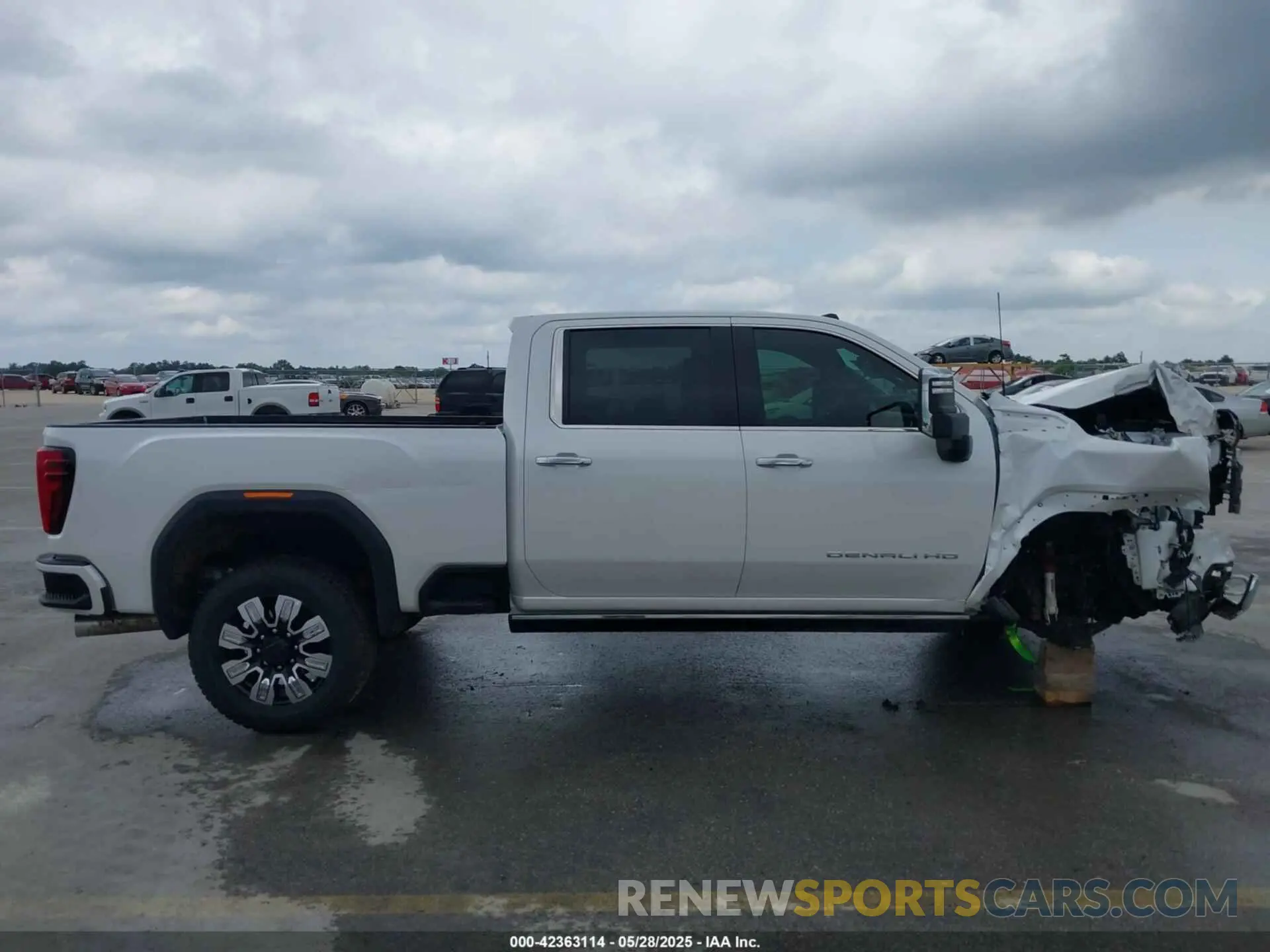 15 Photograph of a damaged car 1GT4UREY9SF193824 GMC SIERRA 2500HD 2025