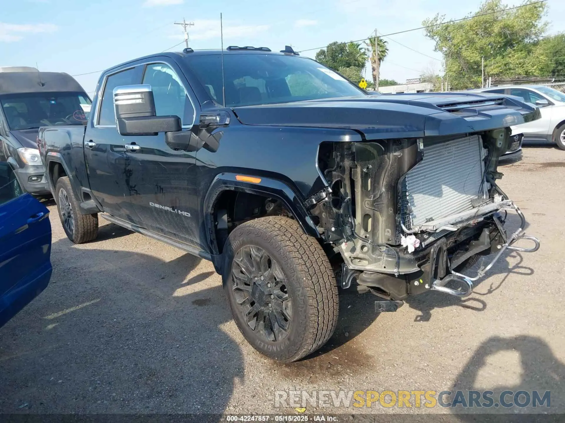 1 Photograph of a damaged car 1GT4UXEY5SF118056 GMC SIERRA 2500HD 2025