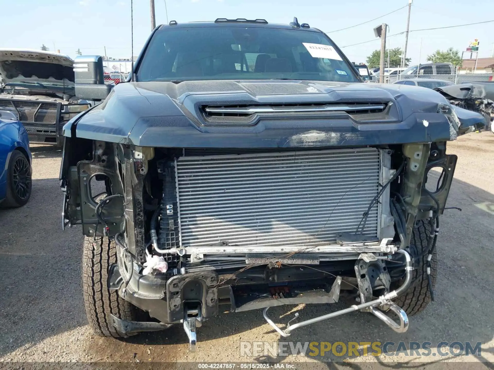6 Photograph of a damaged car 1GT4UXEY5SF118056 GMC SIERRA 2500HD 2025