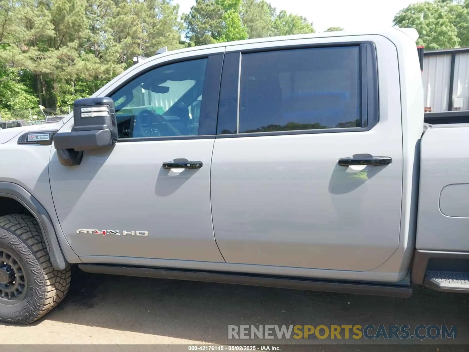 17 Photograph of a damaged car 1GT4UZE73SF200676 GMC SIERRA 2500HD 2025