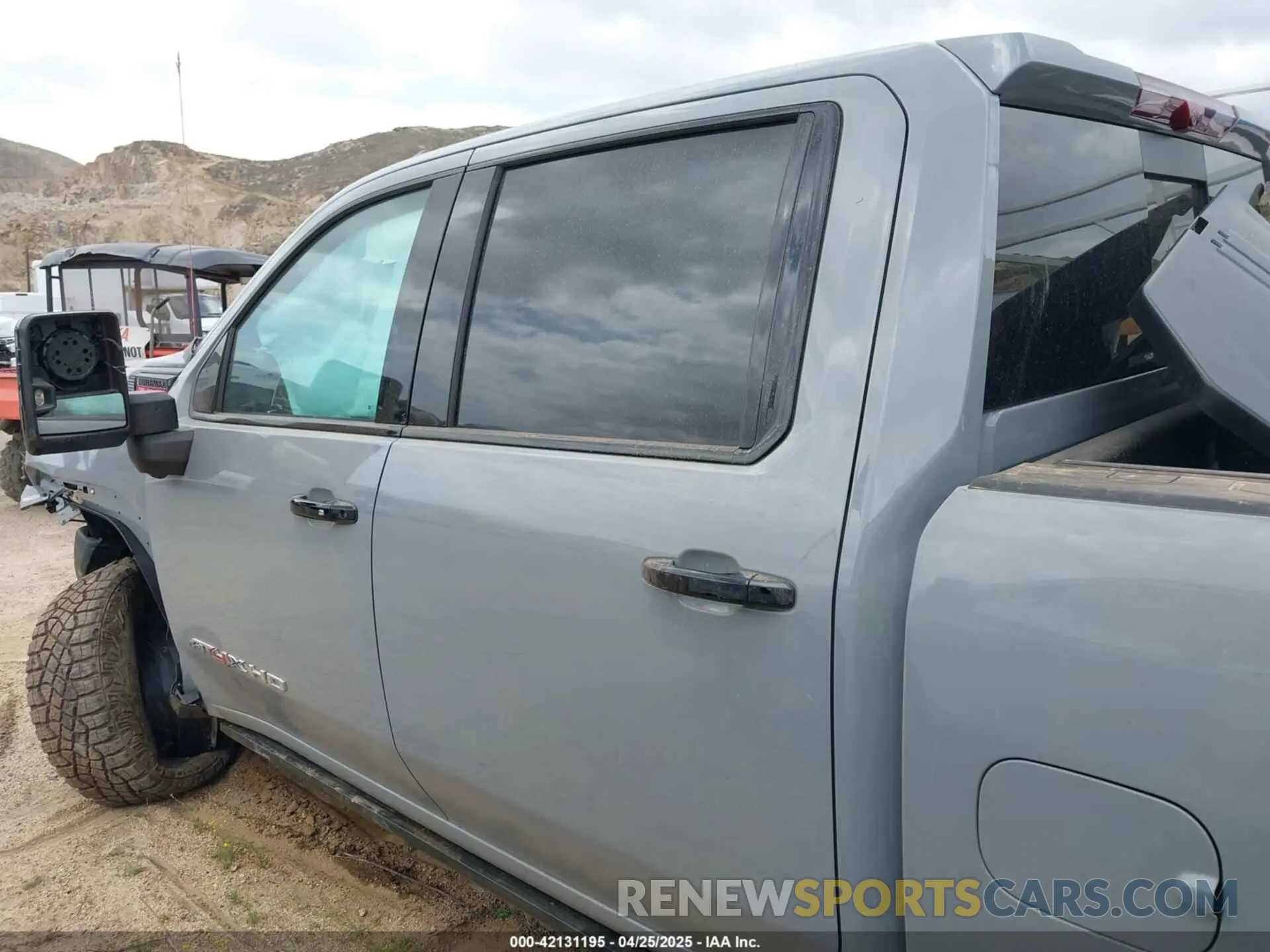 18 Photograph of a damaged car 1GT4UZEY7SF262090 GMC SIERRA 2500HD 2025
