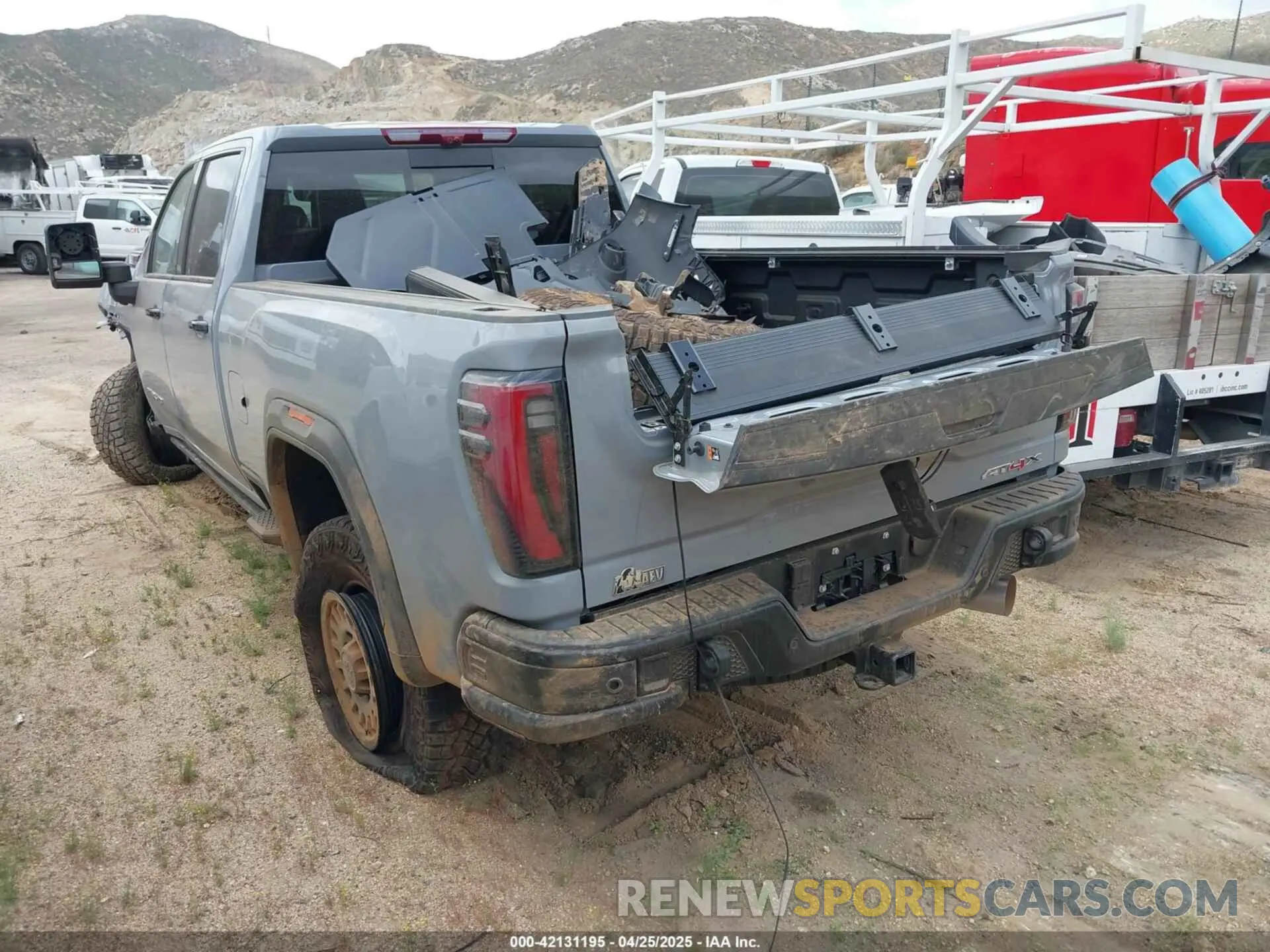 3 Photograph of a damaged car 1GT4UZEY7SF262090 GMC SIERRA 2500HD 2025