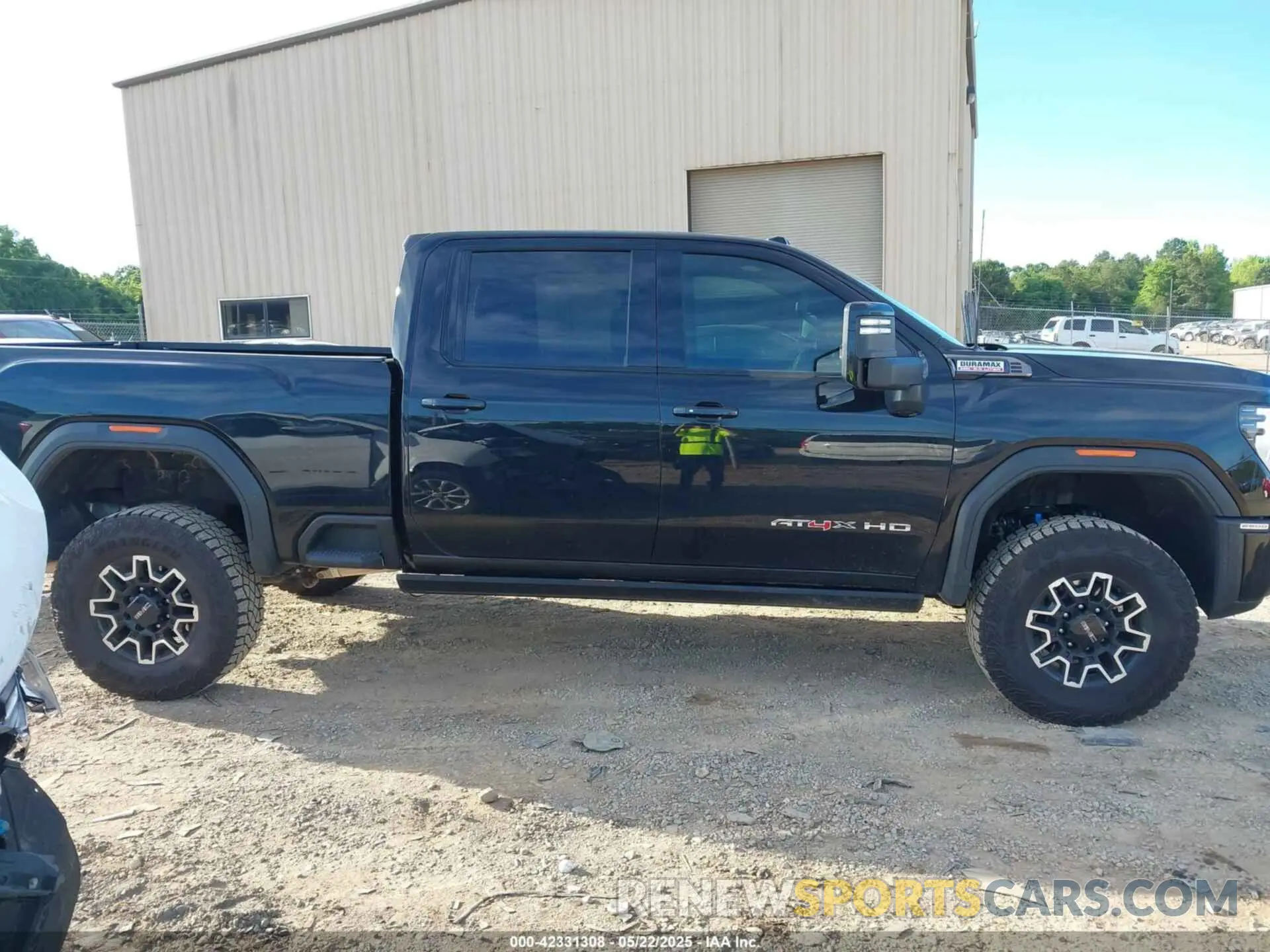 13 Photograph of a damaged car 1GT4UZEY9SF229558 GMC SIERRA 2500HD 2025