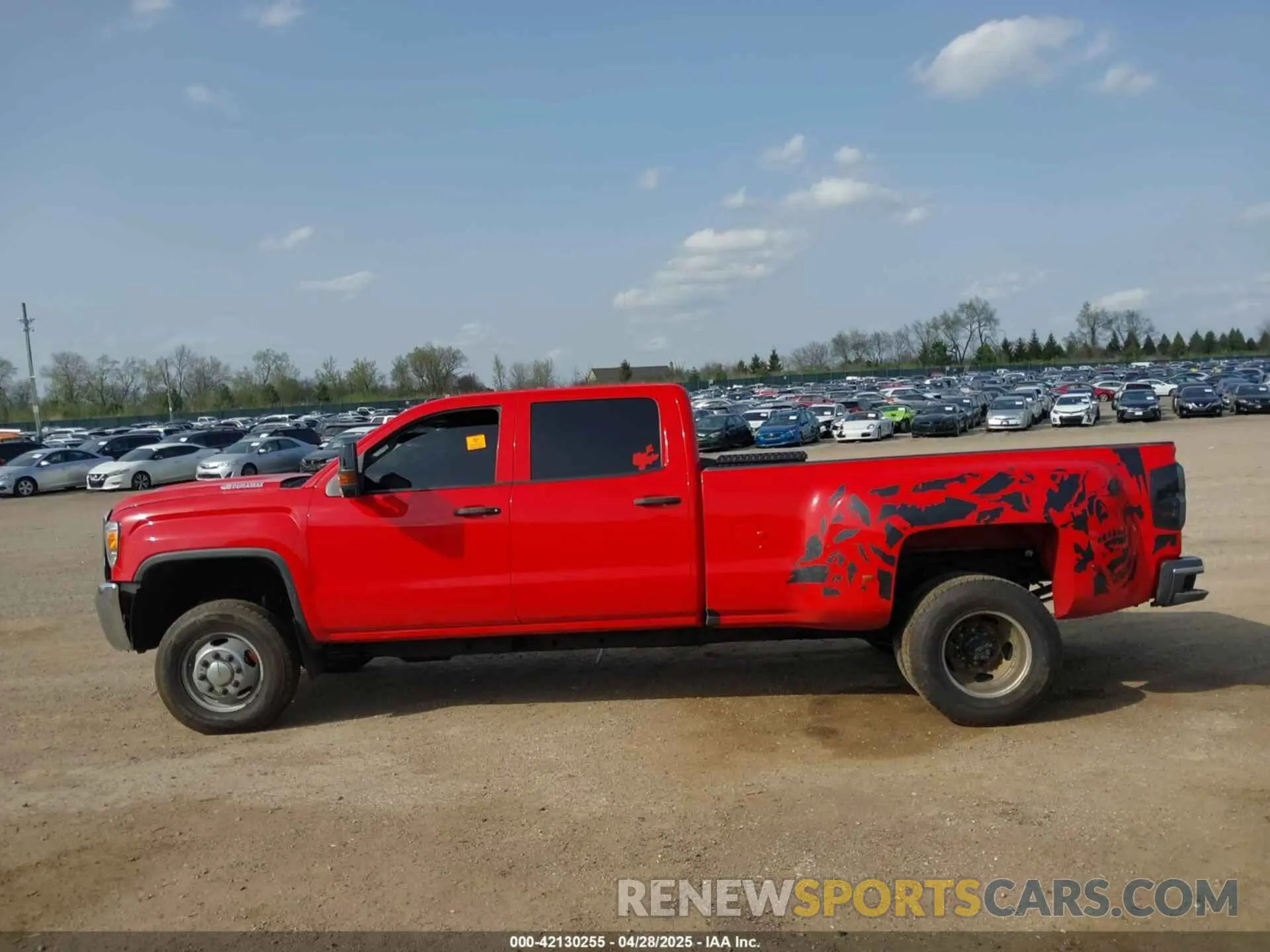10 Photograph of a damaged car 1GT42TCY4KF241459 GMC SIERRA 3500HD 2019