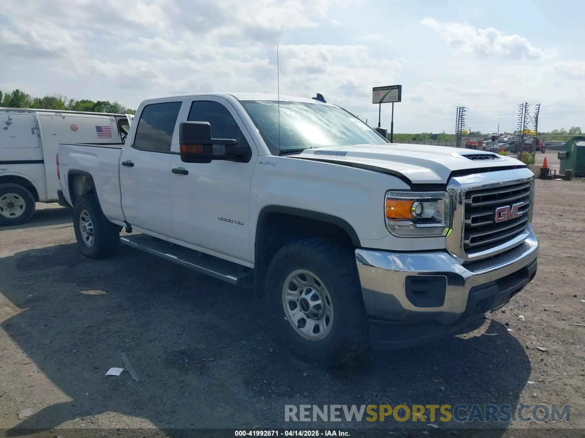 1 Photograph of a damaged car 1GT42TCY5KF179831 GMC SIERRA 3500HD 2019