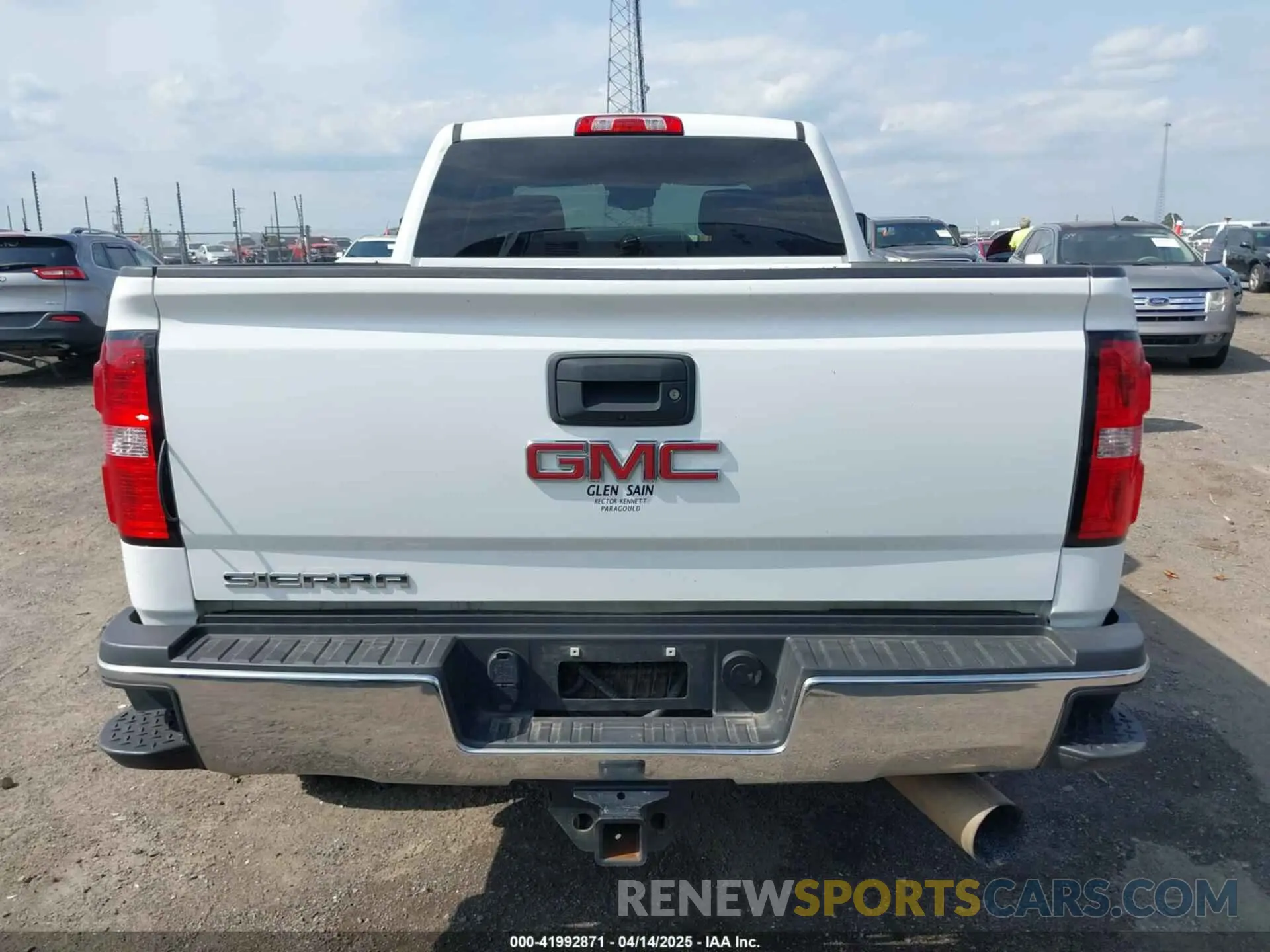 8 Photograph of a damaged car 1GT42TCY5KF179831 GMC SIERRA 3500HD 2019