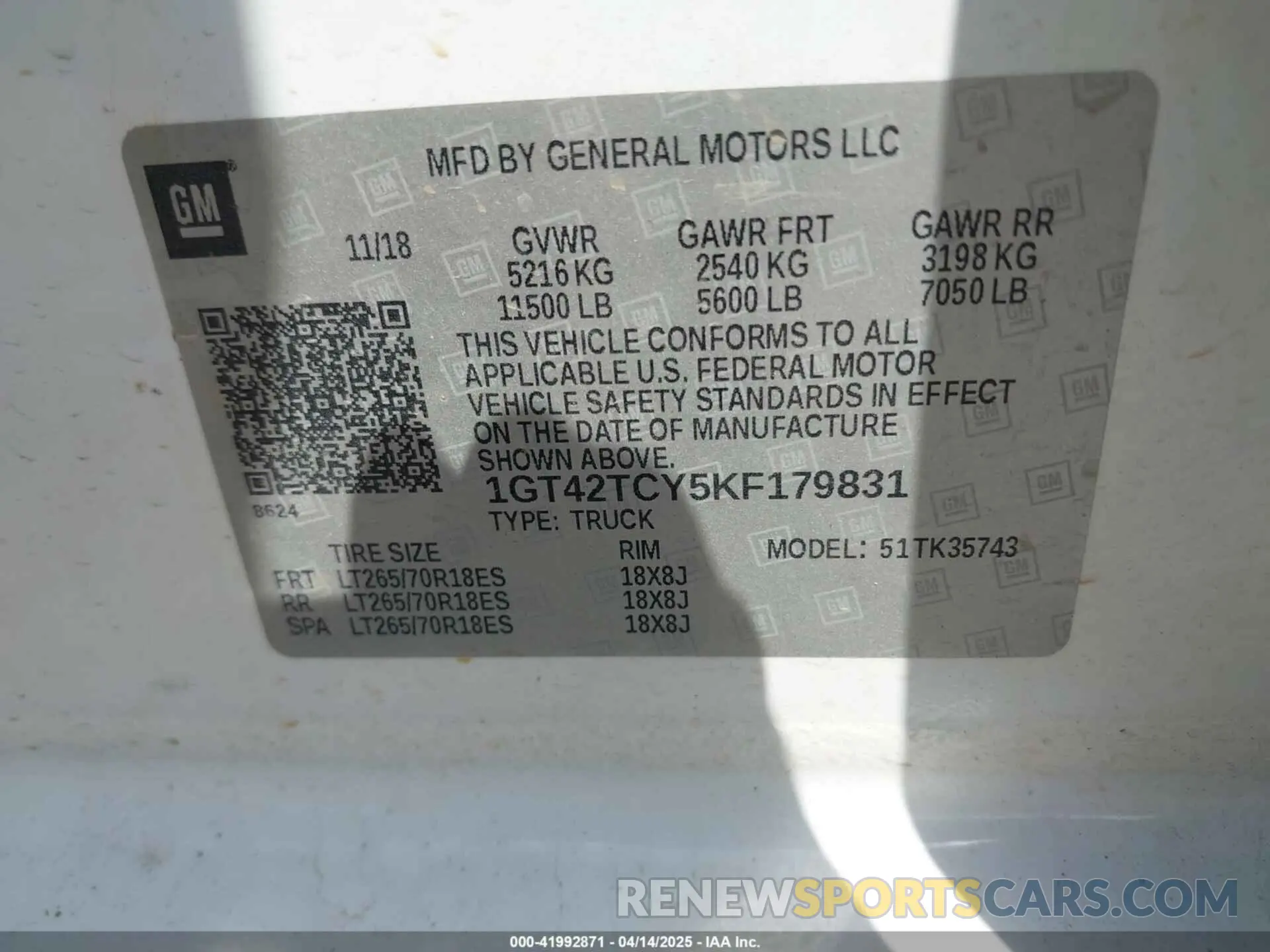 9 Photograph of a damaged car 1GT42TCY5KF179831 GMC SIERRA 3500HD 2019