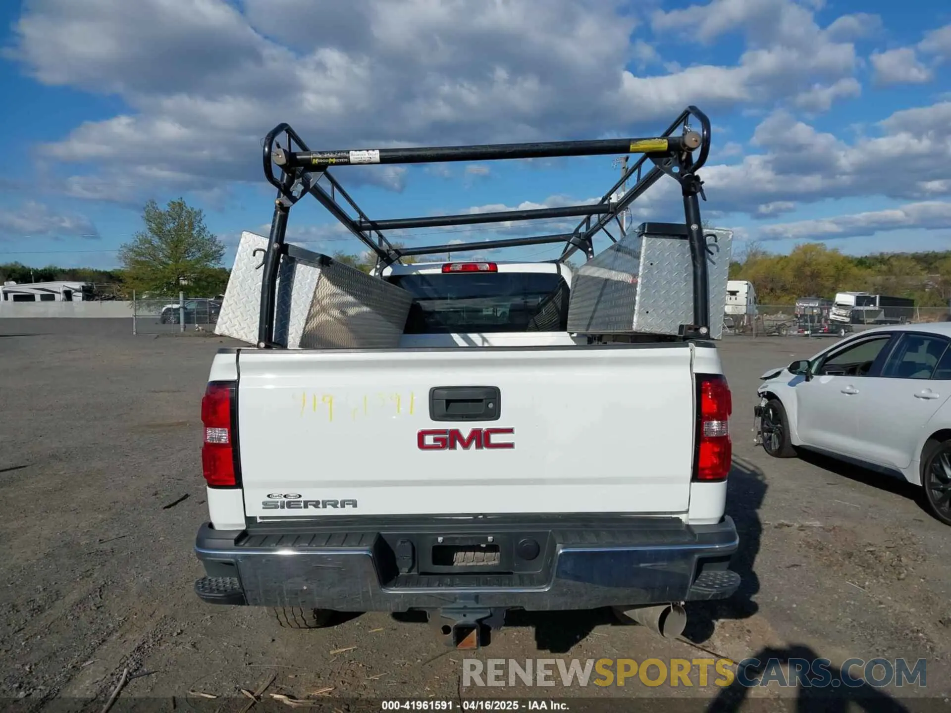 15 Photograph of a damaged car 1GT42TCY7KF234652 GMC SIERRA 3500HD 2019