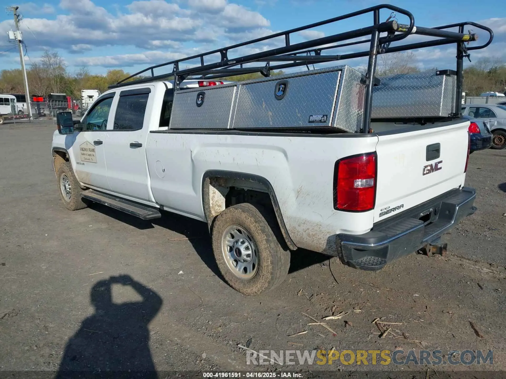 3 Photograph of a damaged car 1GT42TCY7KF234652 GMC SIERRA 3500HD 2019