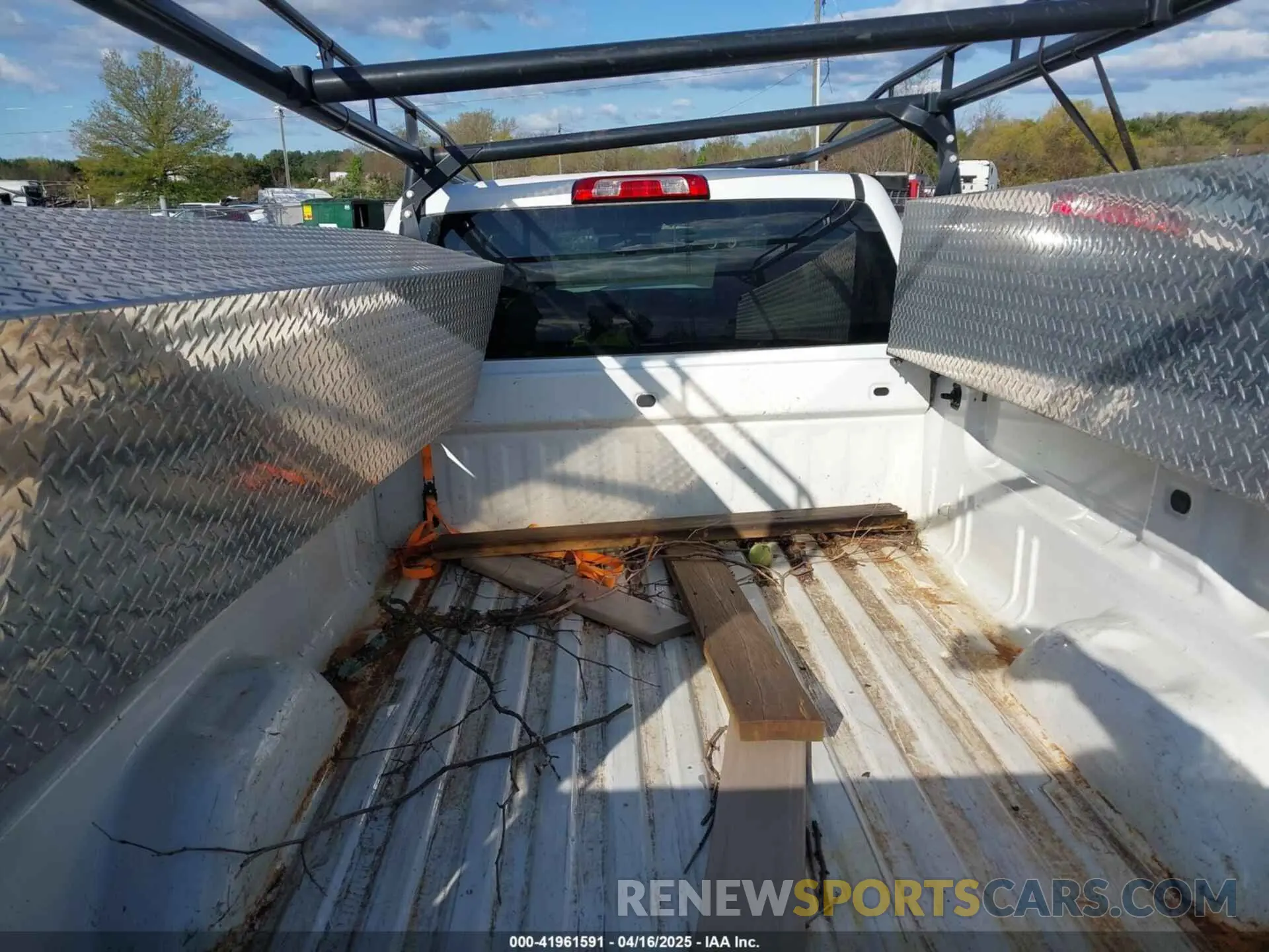 6 Photograph of a damaged car 1GT42TCY7KF234652 GMC SIERRA 3500HD 2019