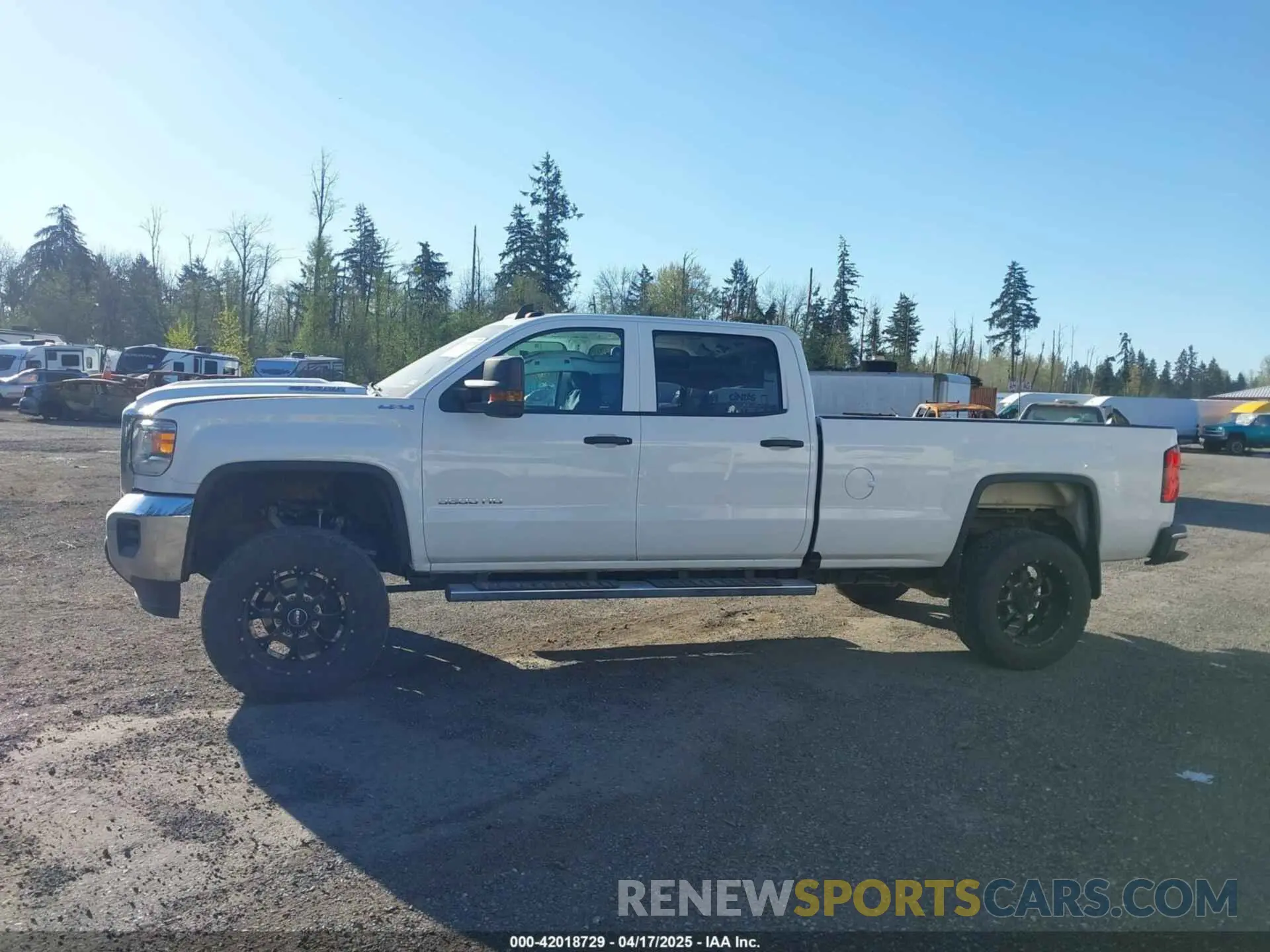18 Photograph of a damaged car 1GT42TCYXKF229445 GMC SIERRA 3500HD 2019
