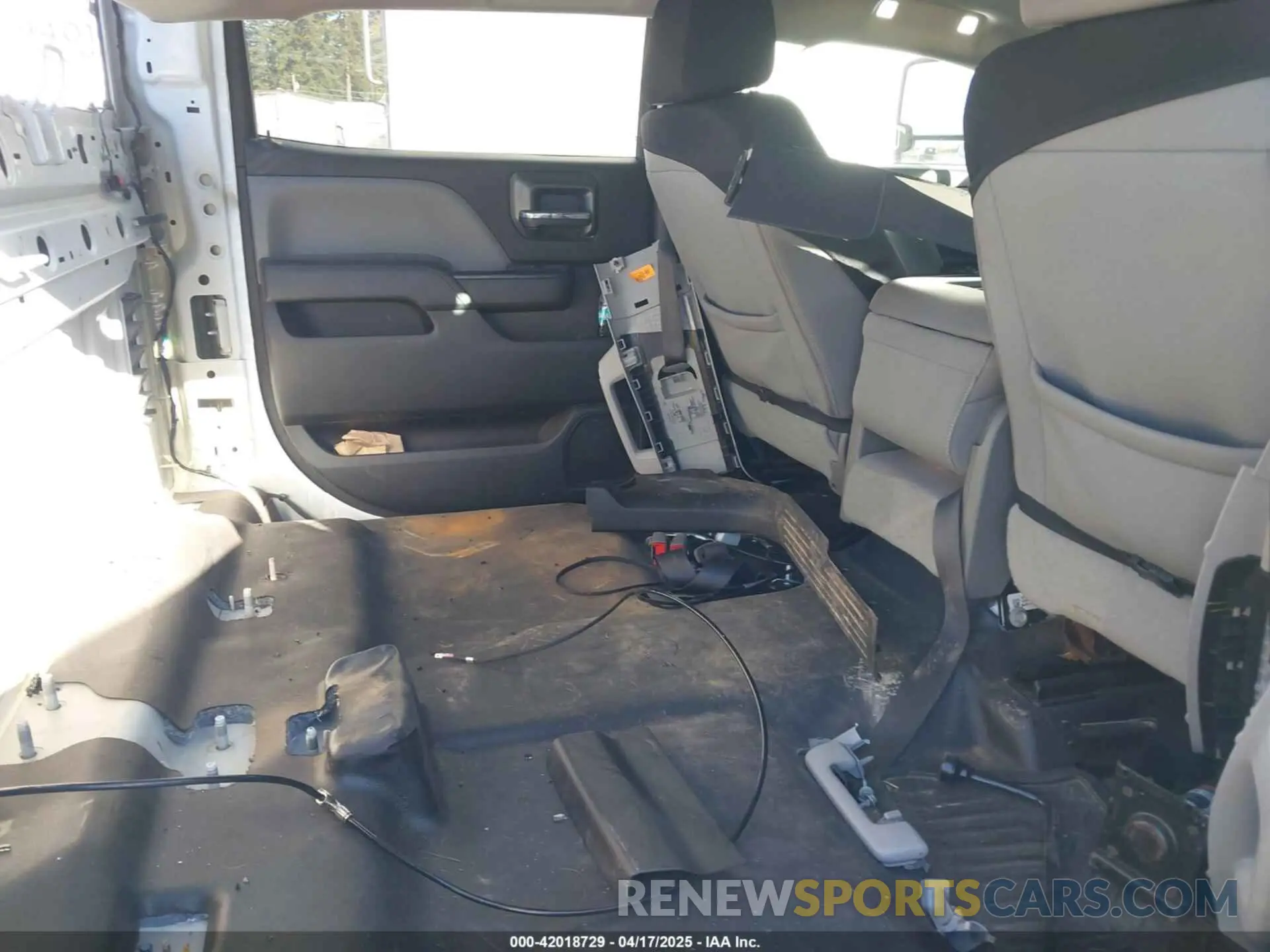 21 Photograph of a damaged car 1GT42TCYXKF229445 GMC SIERRA 3500HD 2019