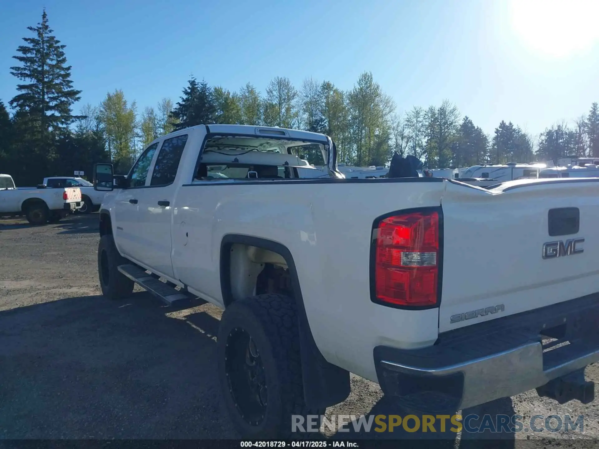 3 Photograph of a damaged car 1GT42TCYXKF229445 GMC SIERRA 3500HD 2019