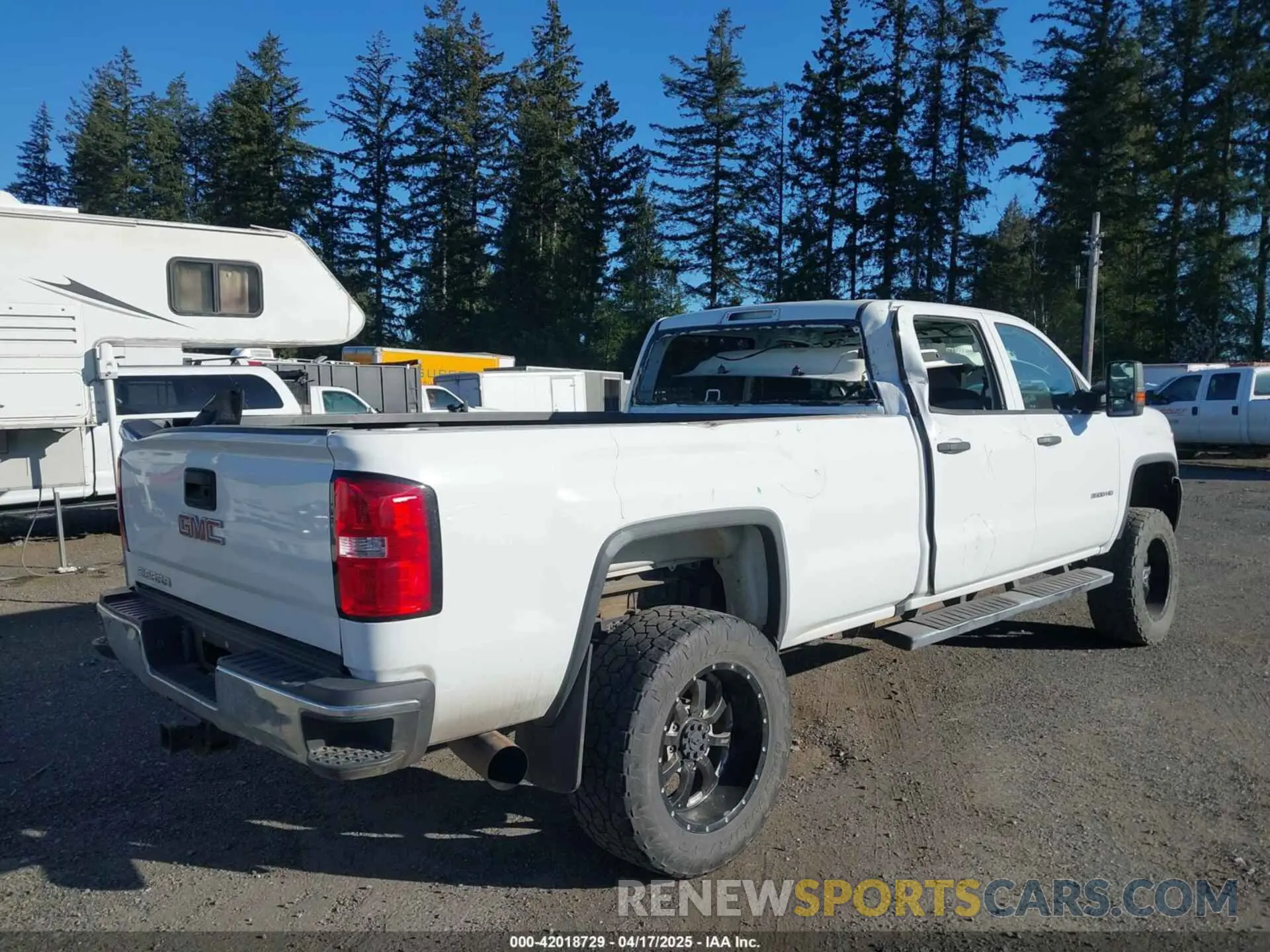 4 Photograph of a damaged car 1GT42TCYXKF229445 GMC SIERRA 3500HD 2019