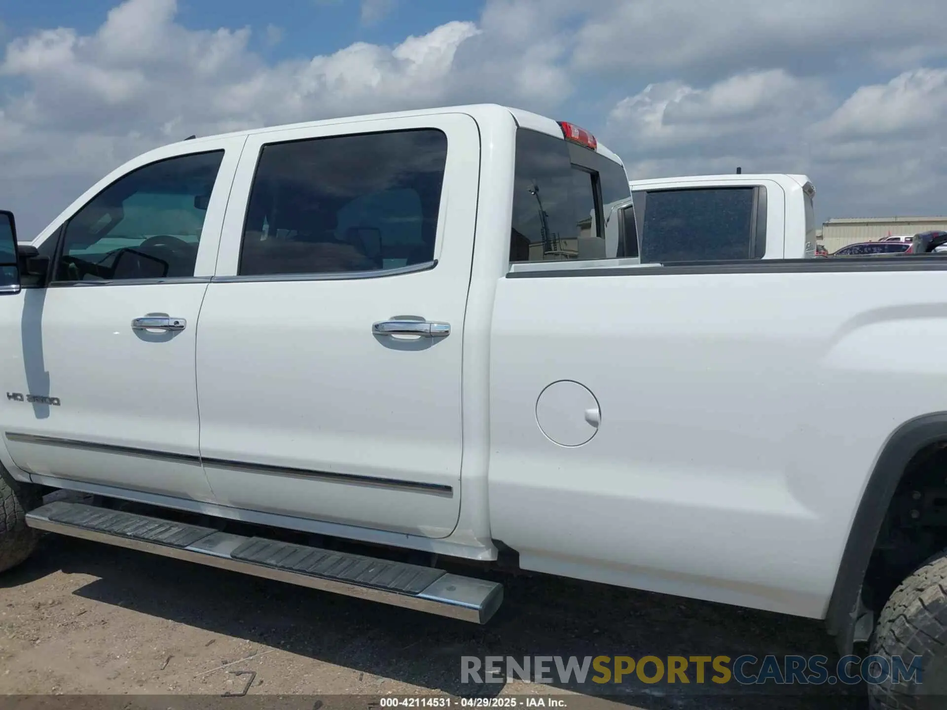 14 Photograph of a damaged car 1GT42VCY1KF152542 GMC SIERRA 3500HD 2019