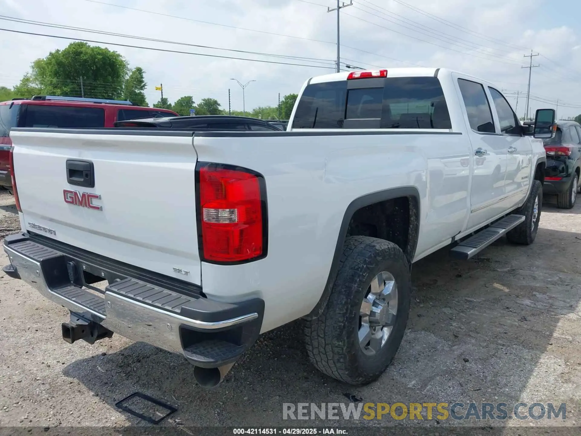 4 Photograph of a damaged car 1GT42VCY1KF152542 GMC SIERRA 3500HD 2019