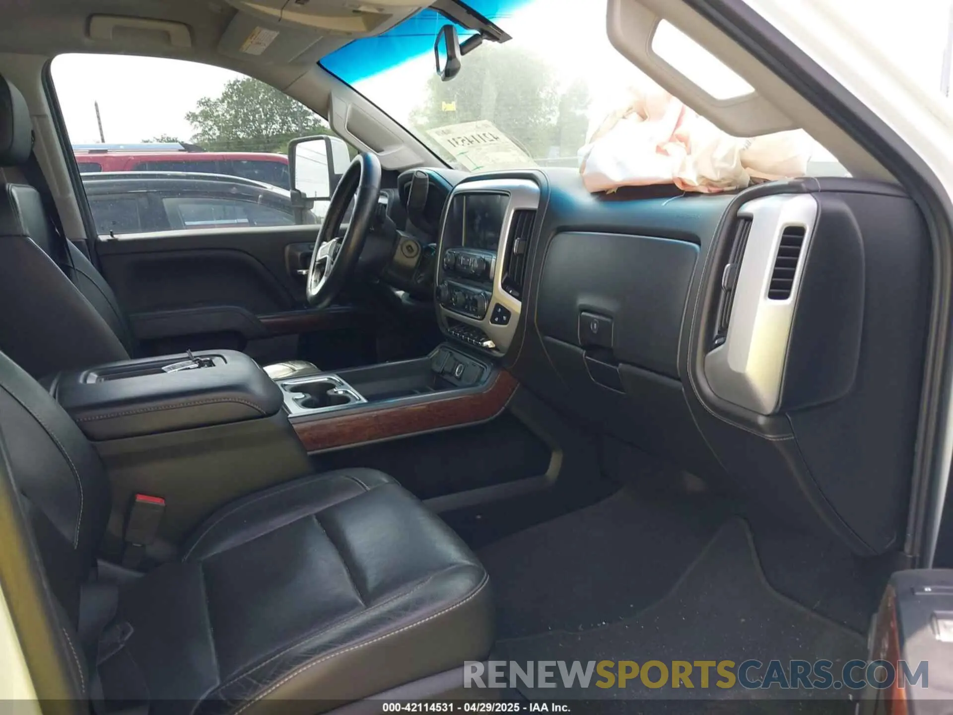 6 Photograph of a damaged car 1GT42VCY1KF152542 GMC SIERRA 3500HD 2019